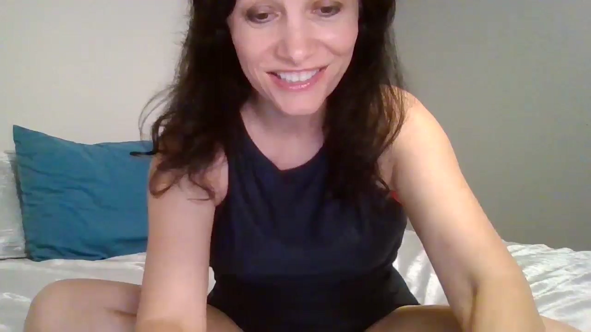 Gallery image thumbnail from LVDOLL's myfreecams stream on, 09/09/2024, 01:42 image 17 of 20