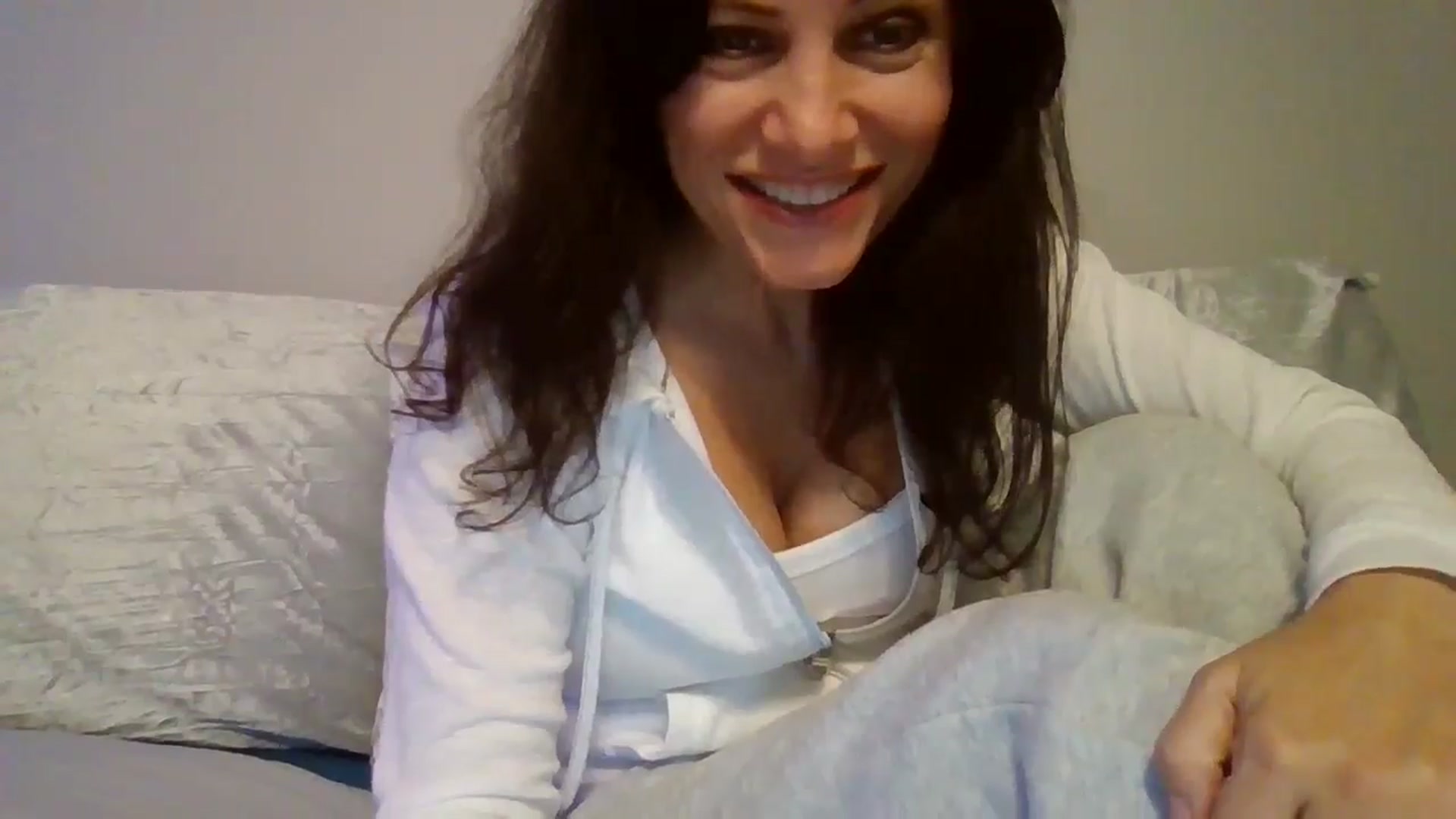 Gallery image thumbnail from LVDOLL's myfreecams stream on, 09/21/2024, 05:26 image 16 of 20