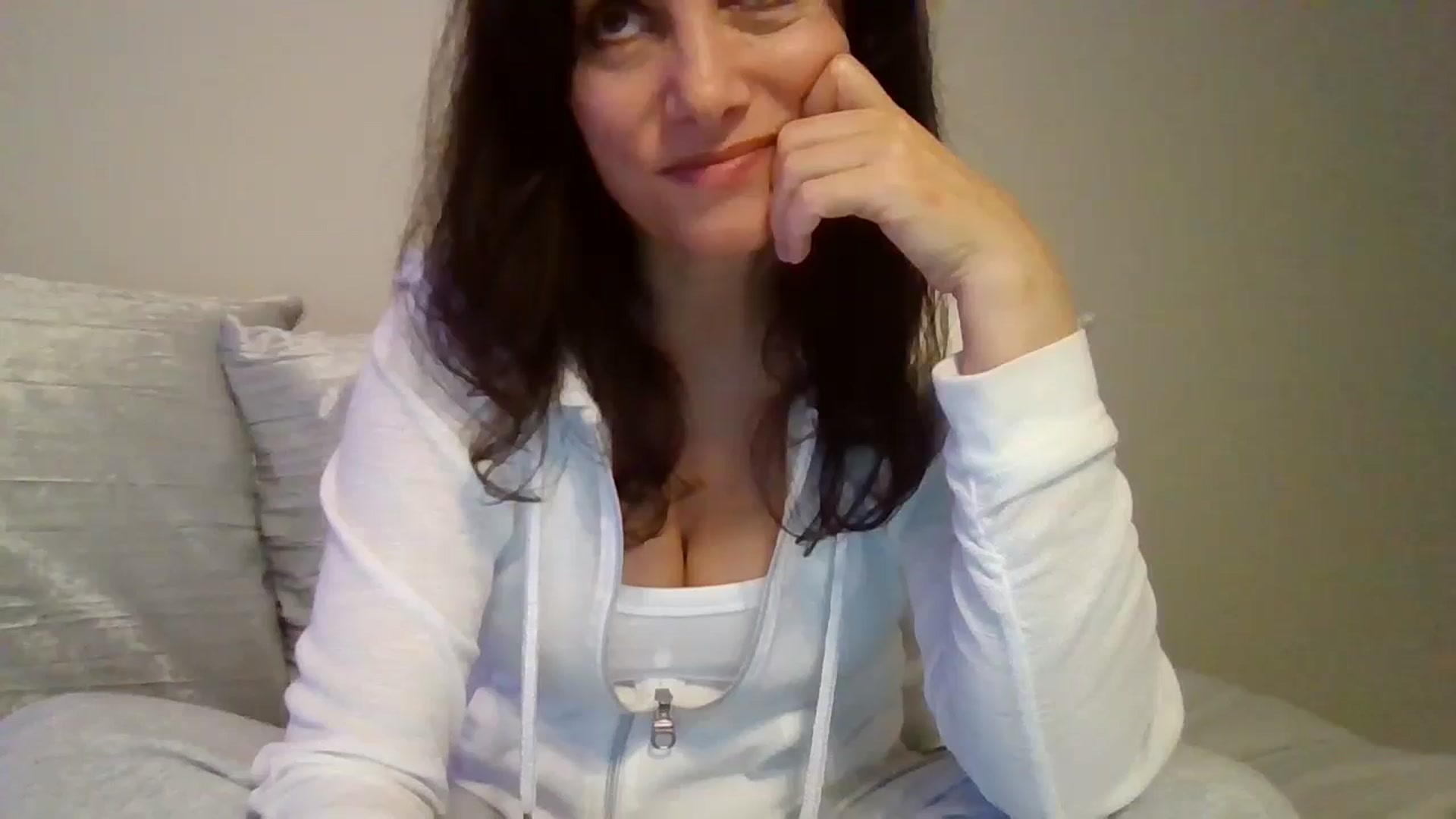Gallery image thumbnail from LVDOLL's myfreecams stream on, 09/21/2024, 05:26 image 2 of 20