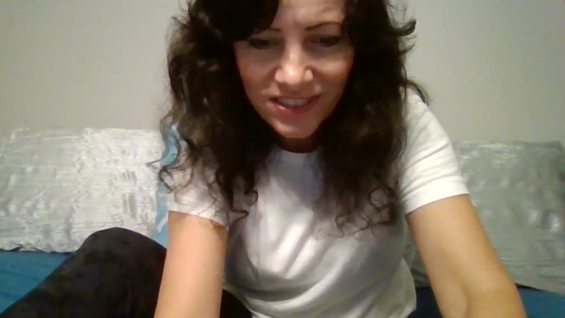 Gallery image thumbnail from LVDOLL's myfreecams stream on, 09/25/2024, 24:09 image 14 of 20