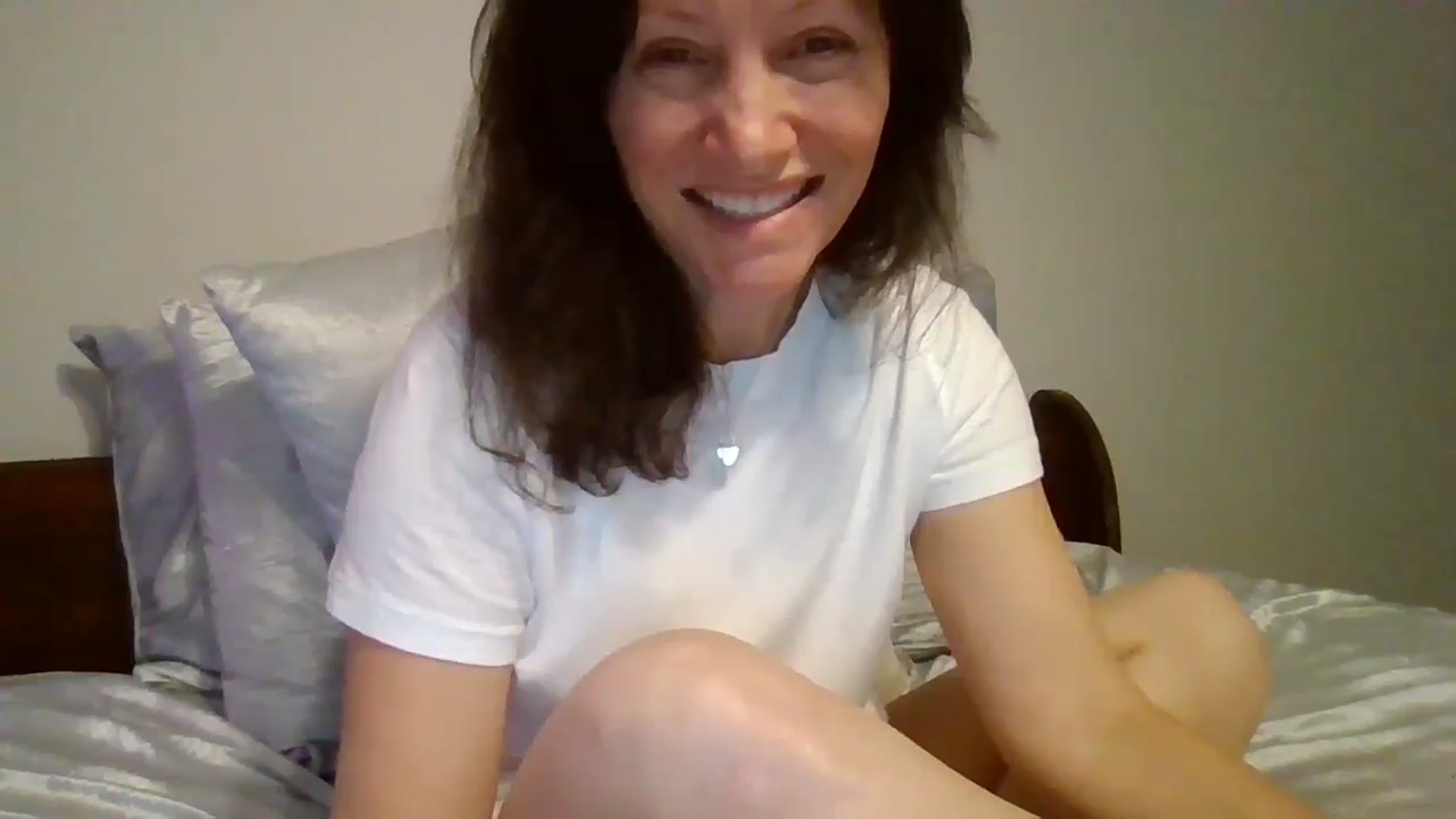 Gallery image thumbnail from LVDOLL's myfreecams stream on, 10/17/2024, 03:47 image 9 of 20