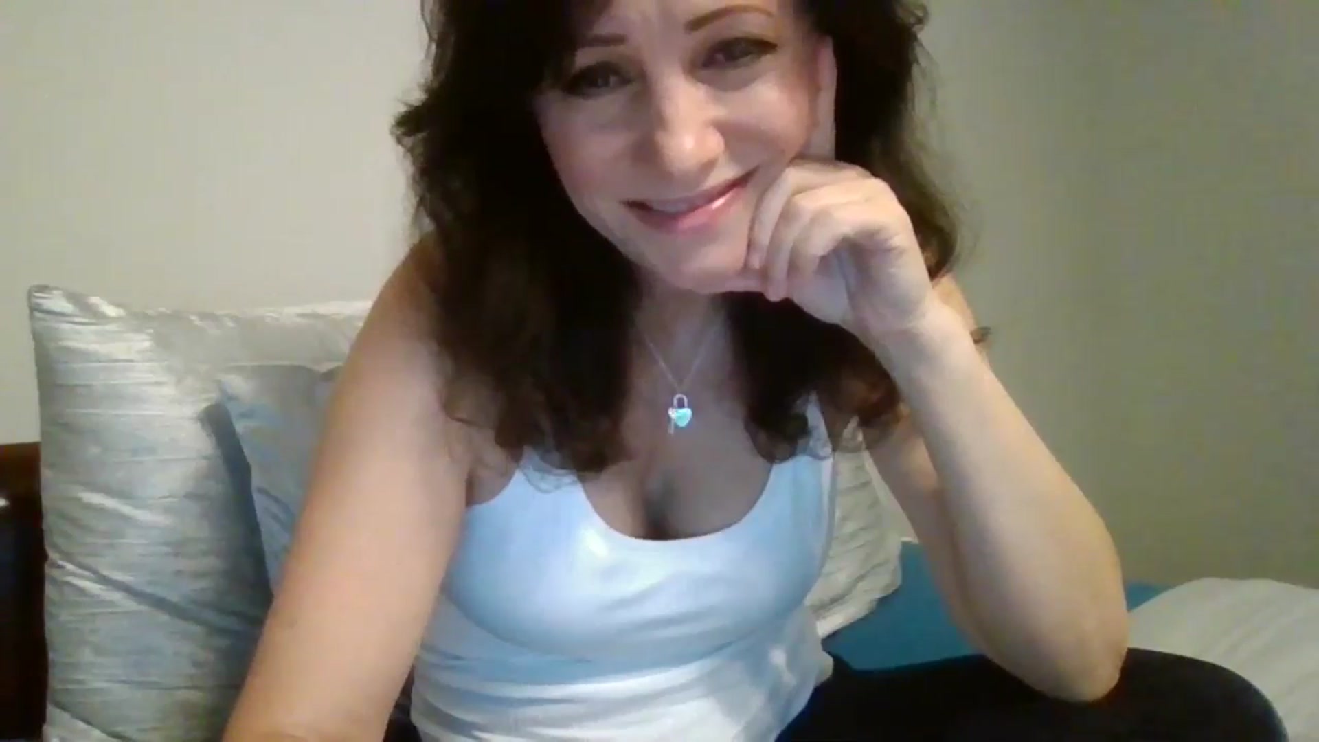 Gallery image thumbnail from LVDOLL's myfreecams stream on, 10/18/2024, 24:50 image 4 of 20