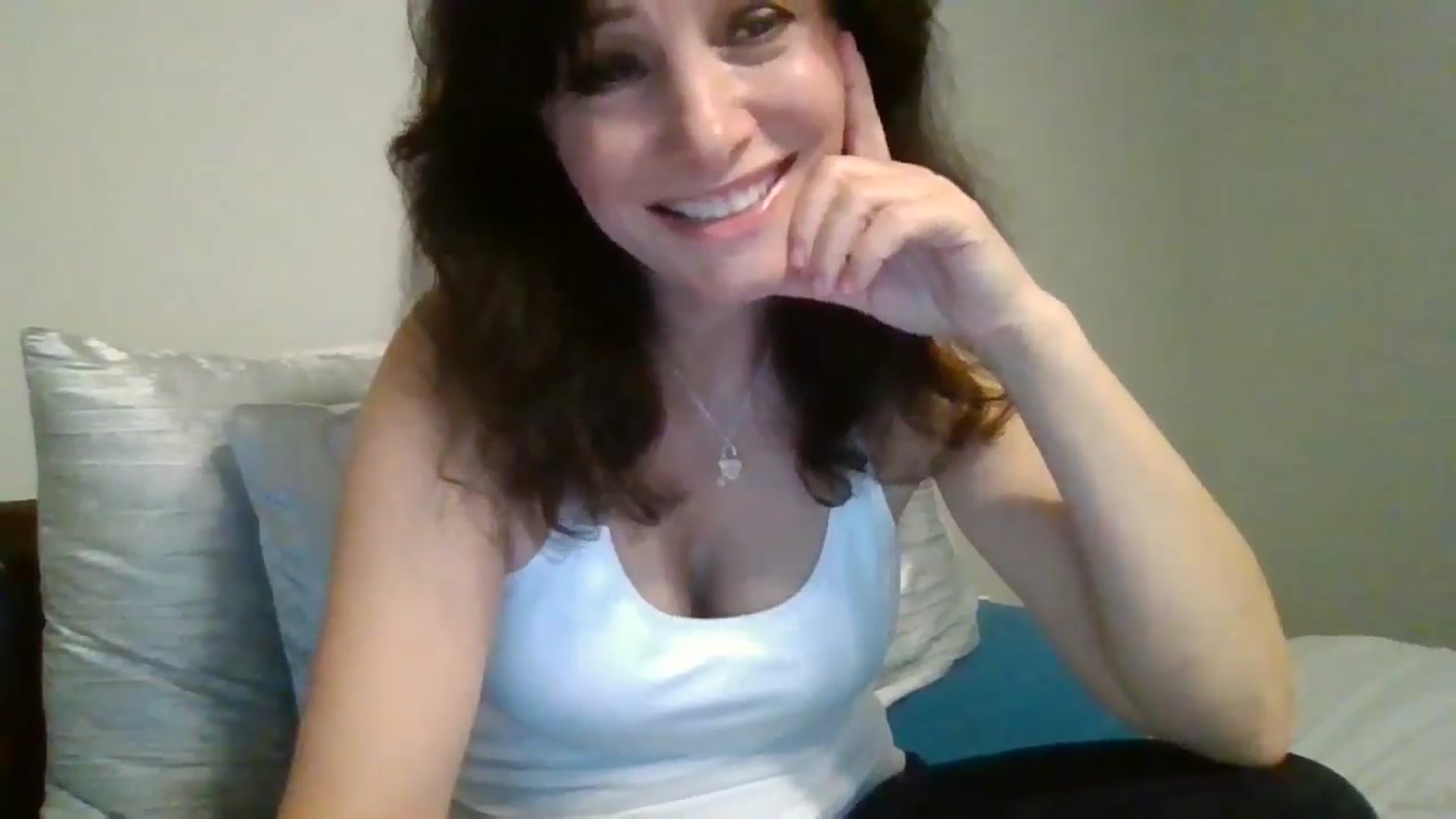 Gallery image thumbnail from LVDOLL's myfreecams stream on, 10/18/2024, 24:50 image 7 of 20