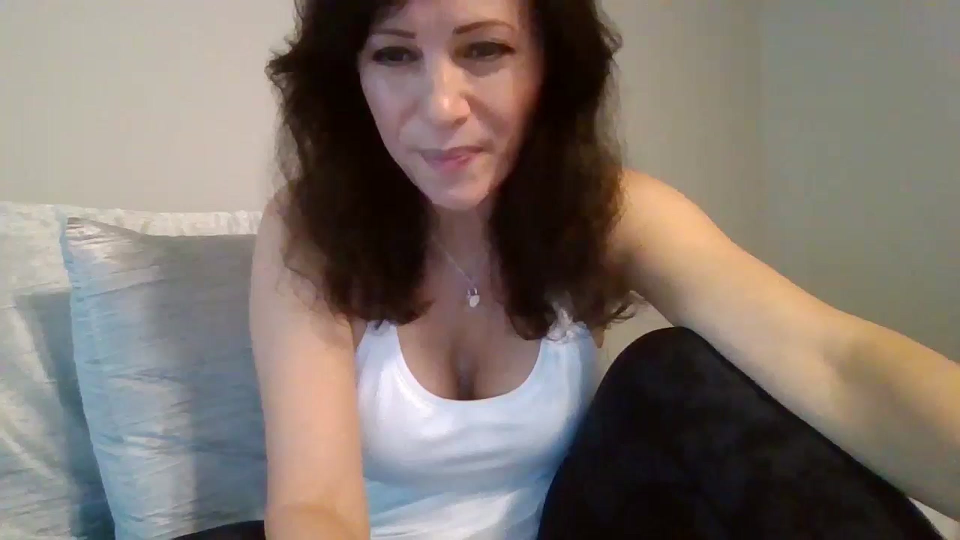 Gallery image thumbnail from LVDOLL's myfreecams stream on, 10/18/2024, 24:50 image 11 of 20