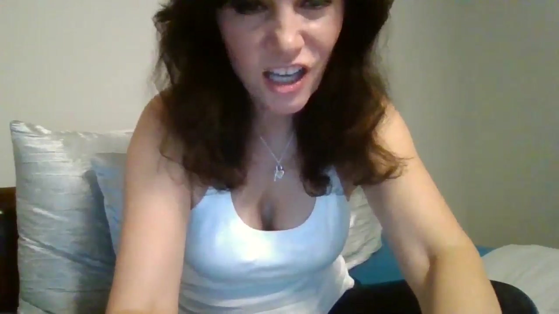 Gallery image thumbnail from LVDOLL's myfreecams stream on, 10/18/2024, 24:50 image 5 of 20