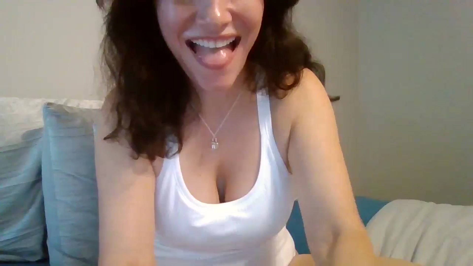 Gallery image thumbnail from LVDOLL's myfreecams stream on, 10/18/2024, 03:48 image 12 of 20
