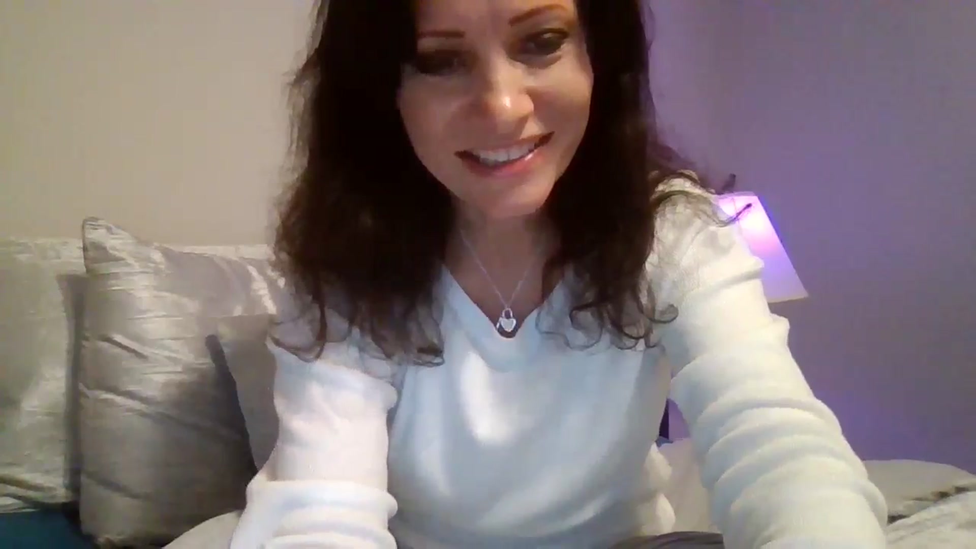 Gallery image thumbnail from LVDOLL's myfreecams stream on, 10/19/2024, 01:32 image 5 of 20