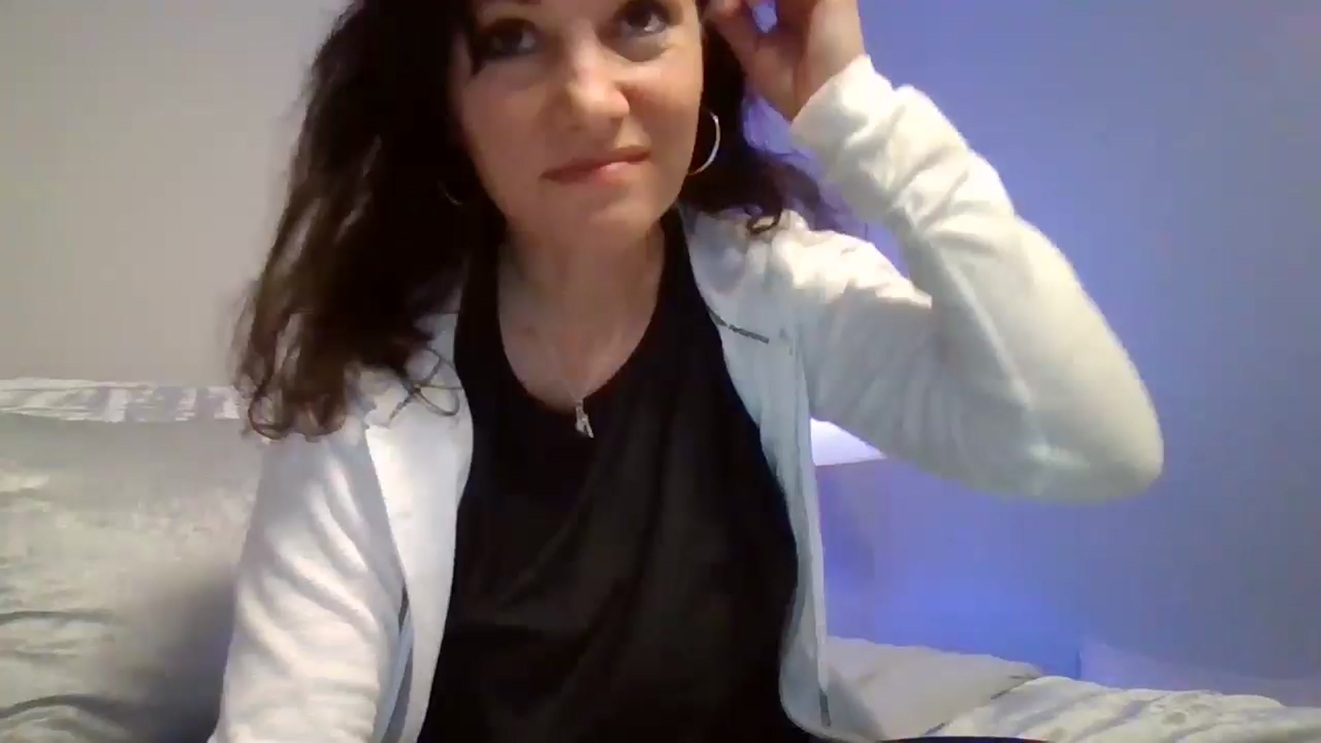 Gallery image thumbnail from LVDOLL's myfreecams stream on, 10/22/2024, 04:24 image 3 of 20