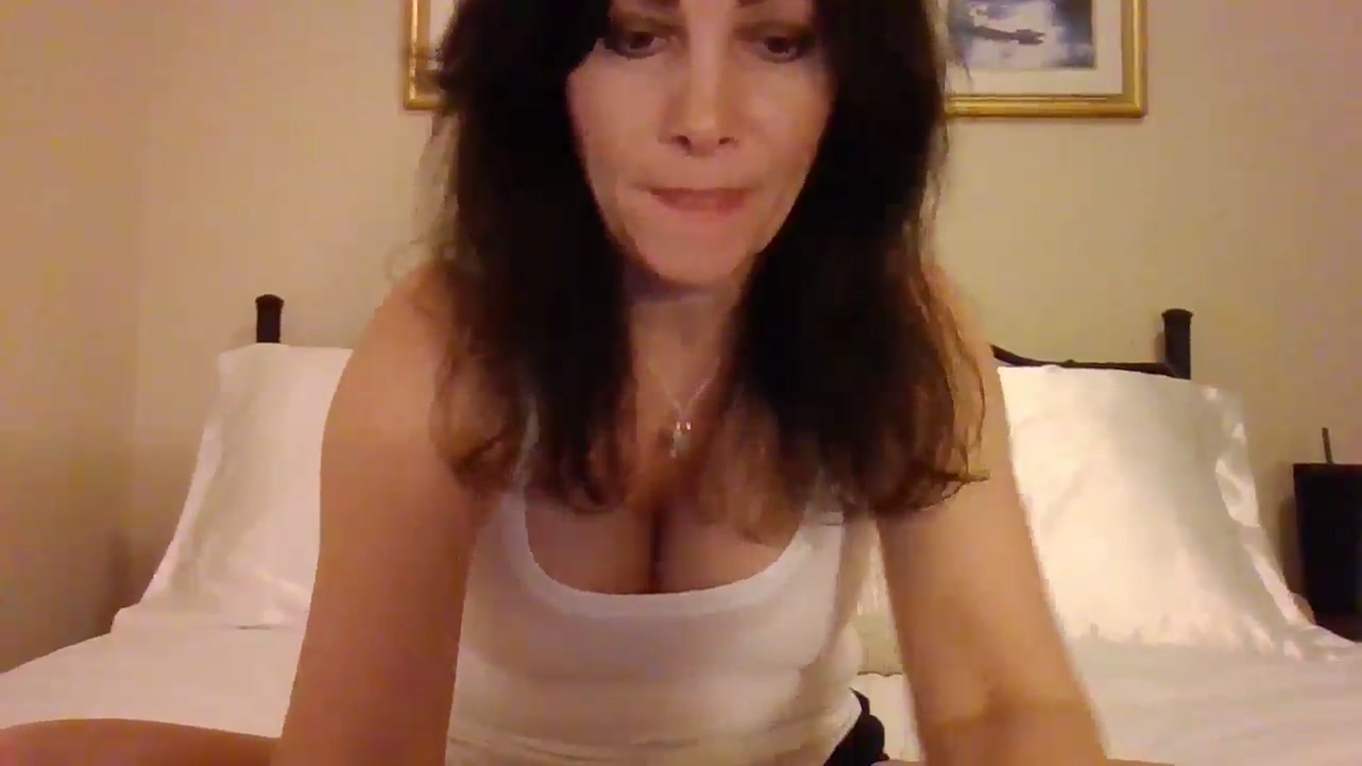 Gallery image thumbnail from LVDOLL's myfreecams stream on, 11/09/2024, 04:46 image 15 of 20