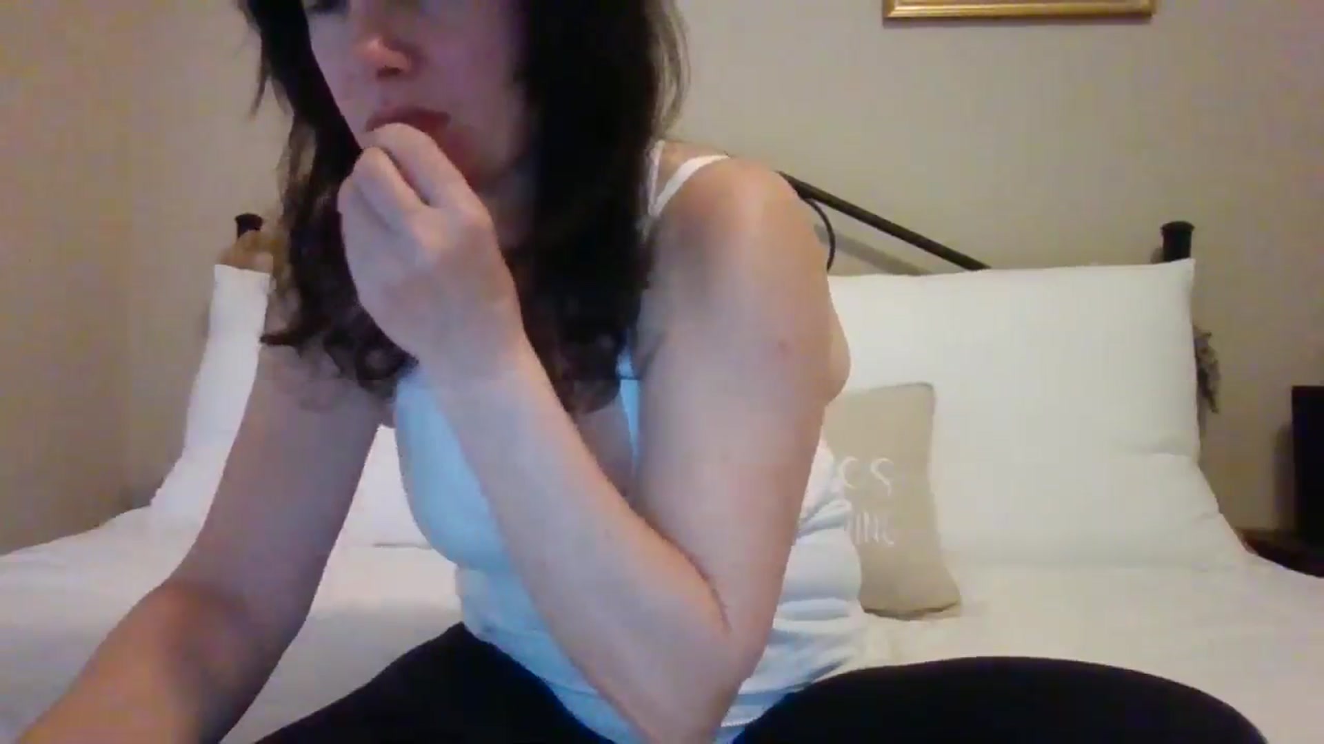 Gallery image thumbnail from LVDOLL's myfreecams stream on, 11/11/2024, 01:04 image 12 of 20