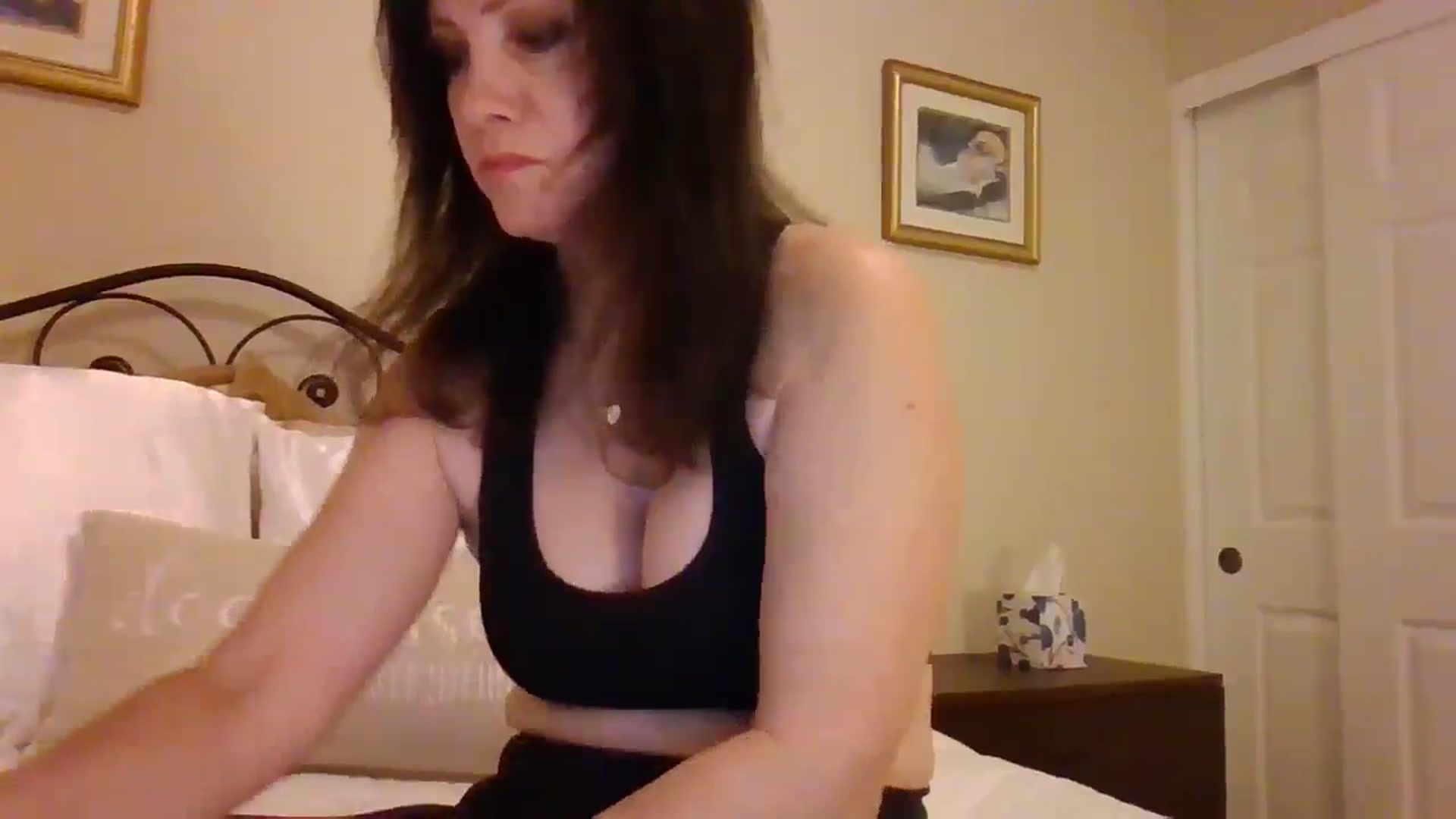 Gallery image thumbnail from LVDOLL's myfreecams stream on, 11/12/2024, 05:13 image 6 of 20