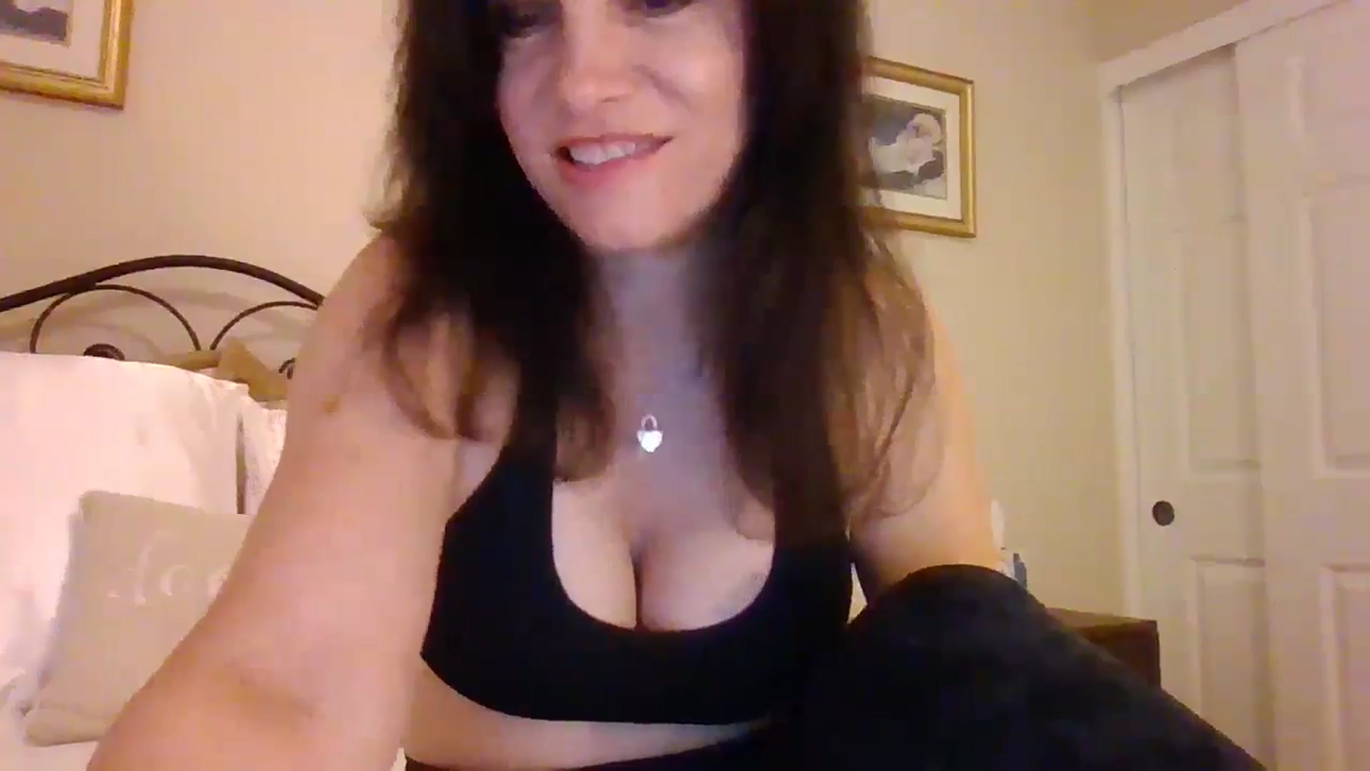 Gallery image thumbnail from LVDOLL's myfreecams stream on, 11/12/2024, 05:13 image 8 of 20