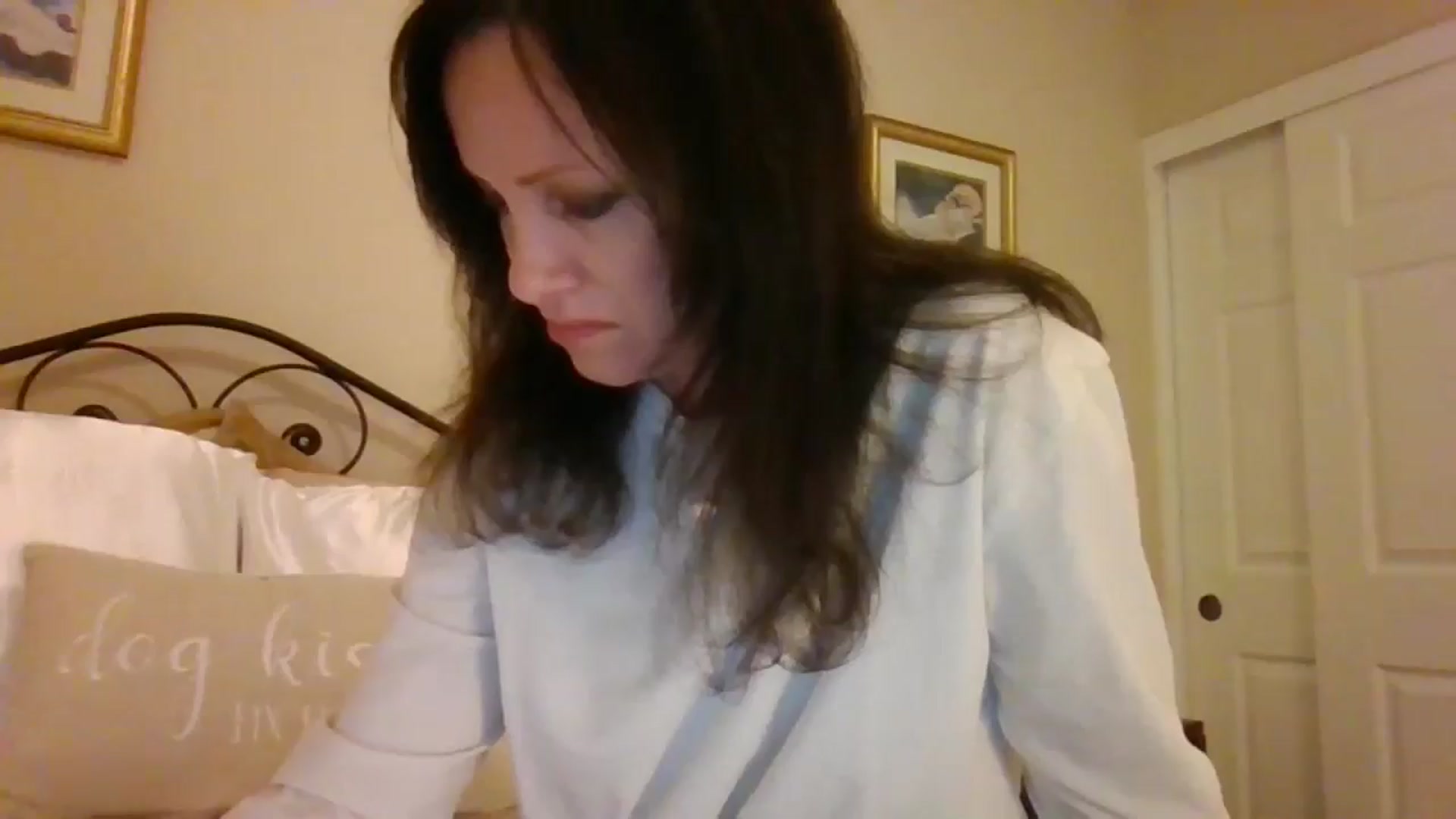 Gallery image thumbnail from LVDOLL's myfreecams stream on, 11/12/2024, 05:13 image 2 of 20