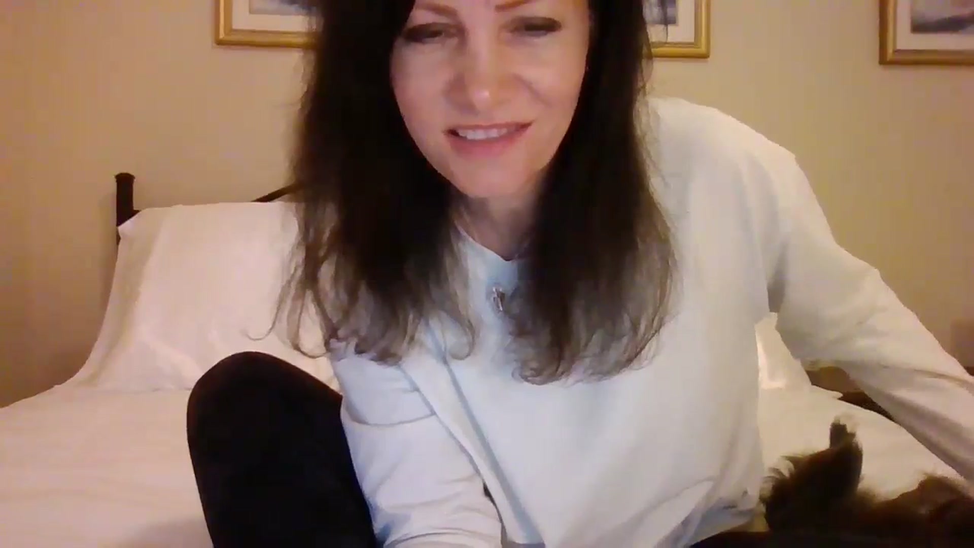 Gallery image thumbnail from LVDOLL's myfreecams stream on, 11/12/2024, 07:03 image 12 of 20