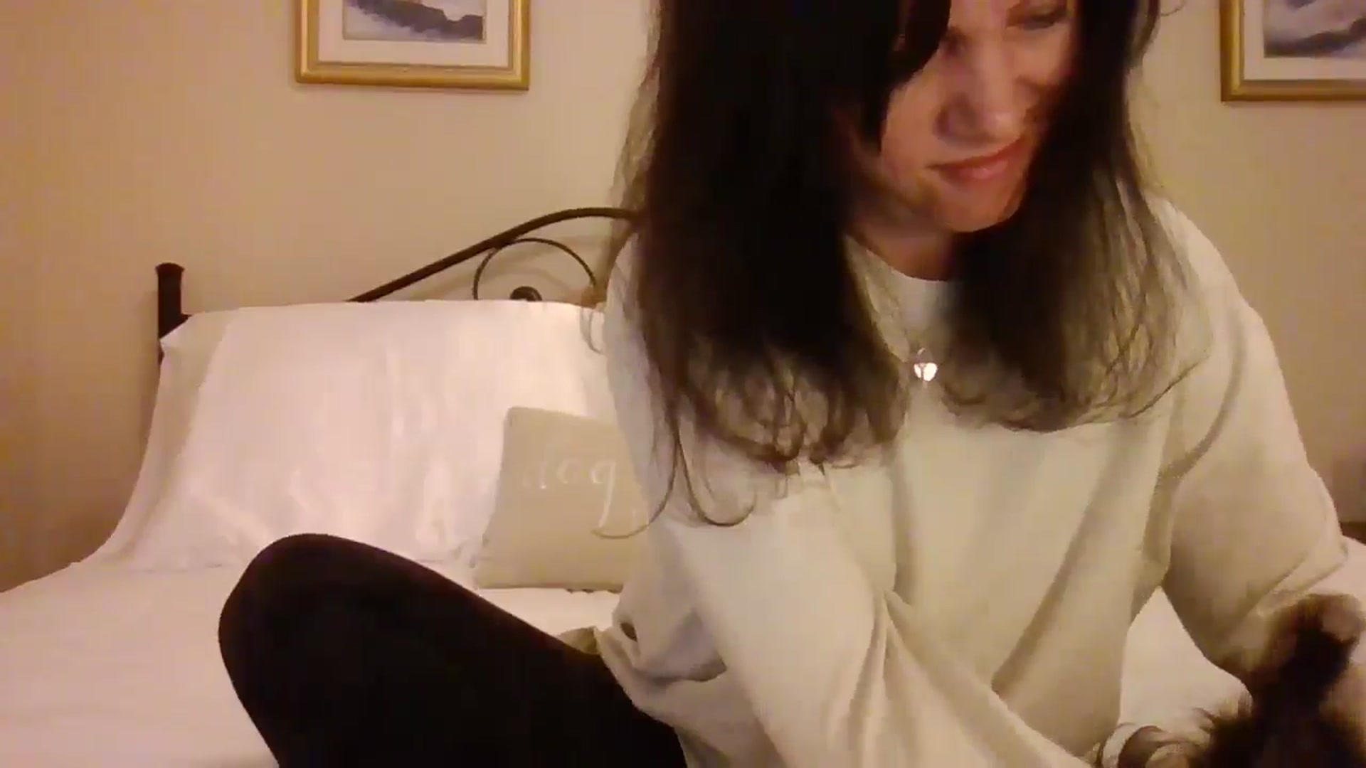 Gallery image thumbnail from LVDOLL's myfreecams stream on, 11/12/2024, 07:03 image 13 of 20