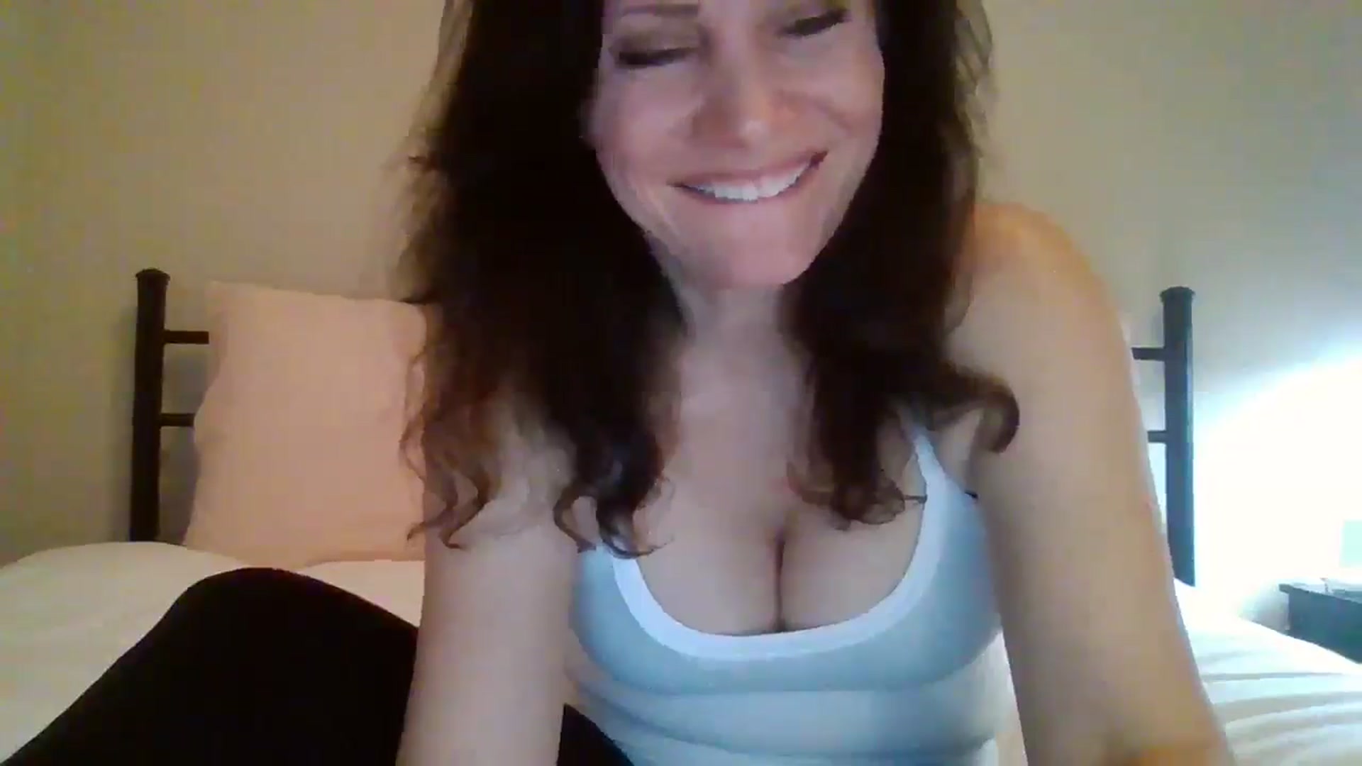 Gallery image thumbnail from LVDOLL's myfreecams stream on, 11/26/2024, 06:04 image 20 of 20