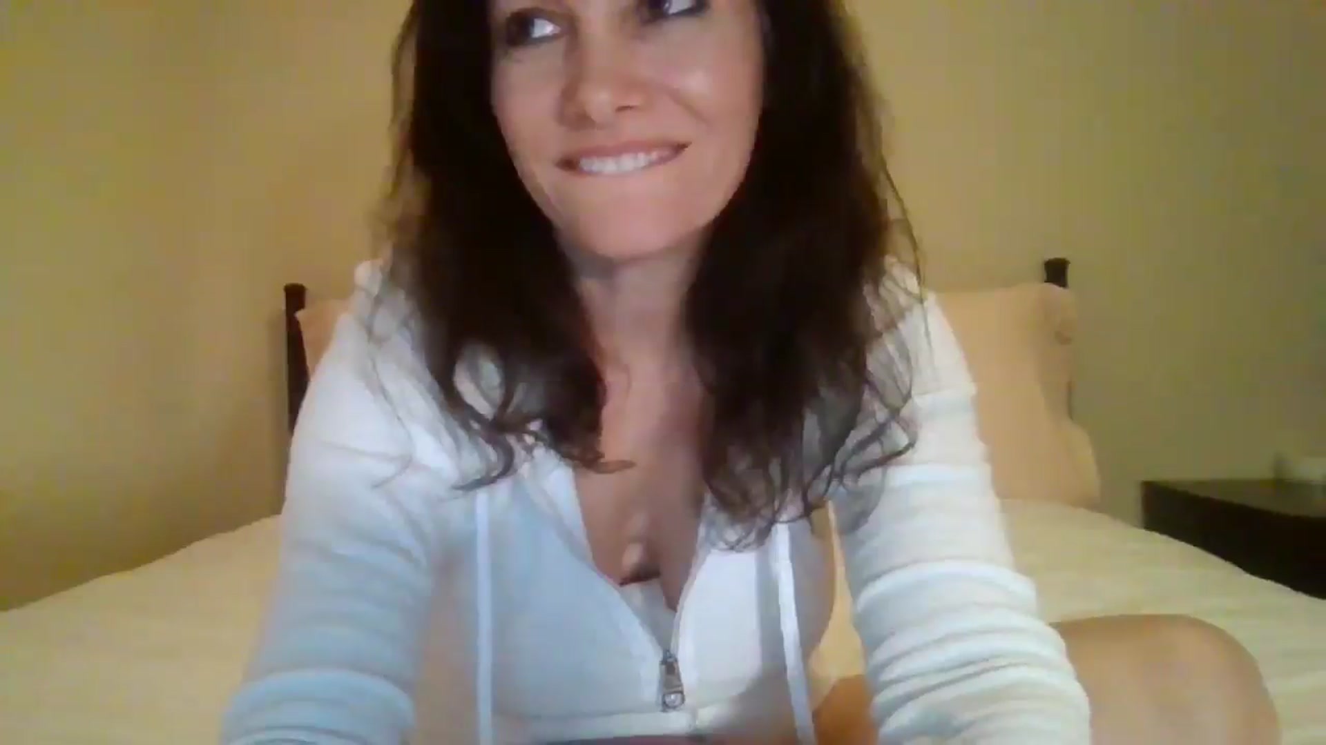 Gallery image thumbnail from LVDOLL's myfreecams stream on, 11/29/2024, 04:35 image 19 of 20