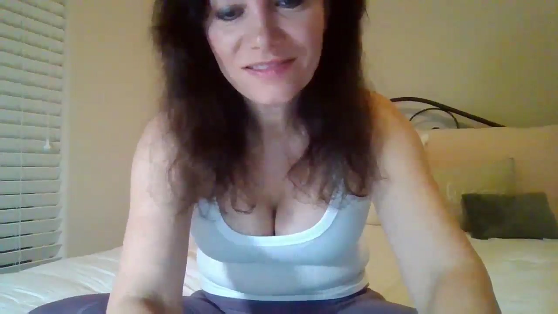 Gallery image thumbnail from LVDOLL's myfreecams stream on, 12/02/2024, 02:32 image 12 of 20