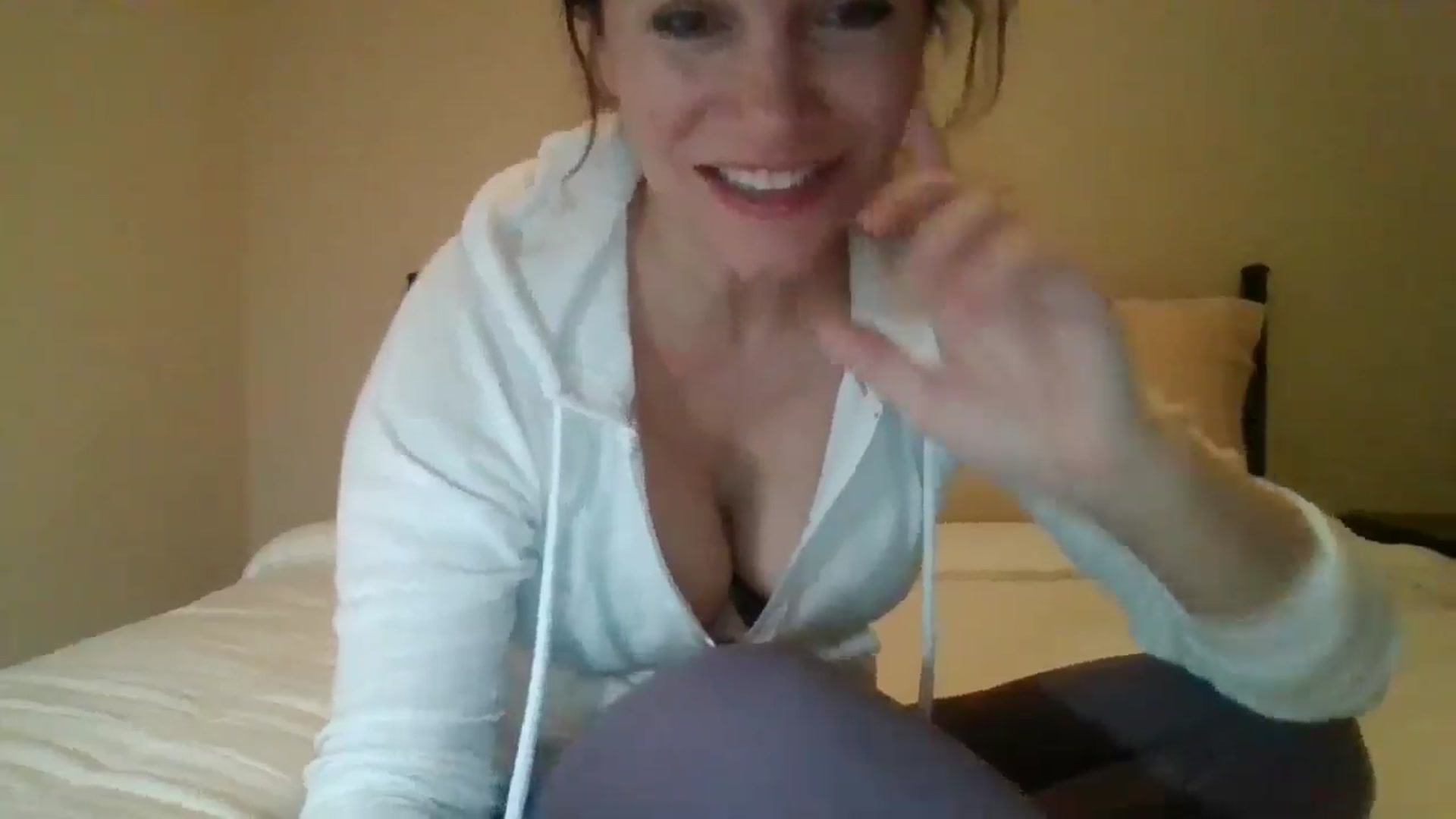 Gallery image thumbnail from LVDOLL's myfreecams stream on, 12/06/2024, 05:34 image 12 of 20
