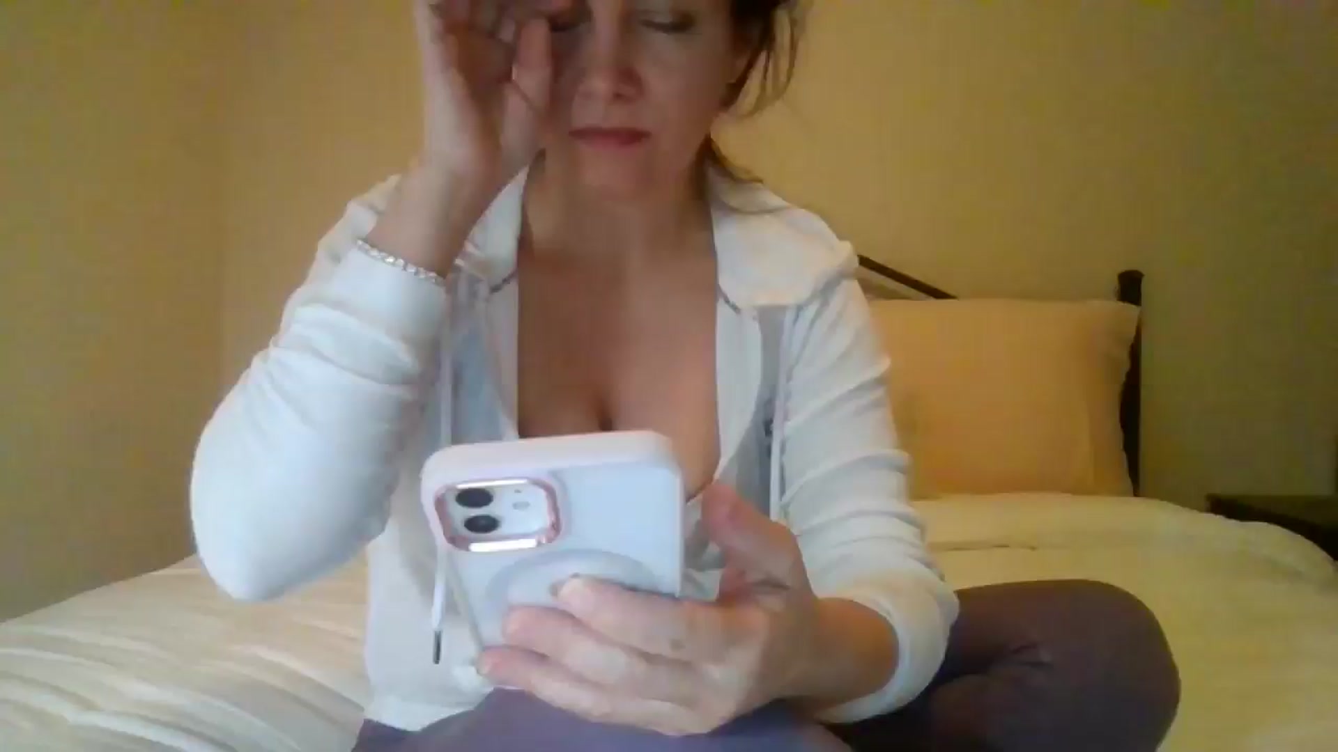 Gallery image thumbnail from LVDOLL's myfreecams stream on, 12/06/2024, 05:34 image 13 of 20
