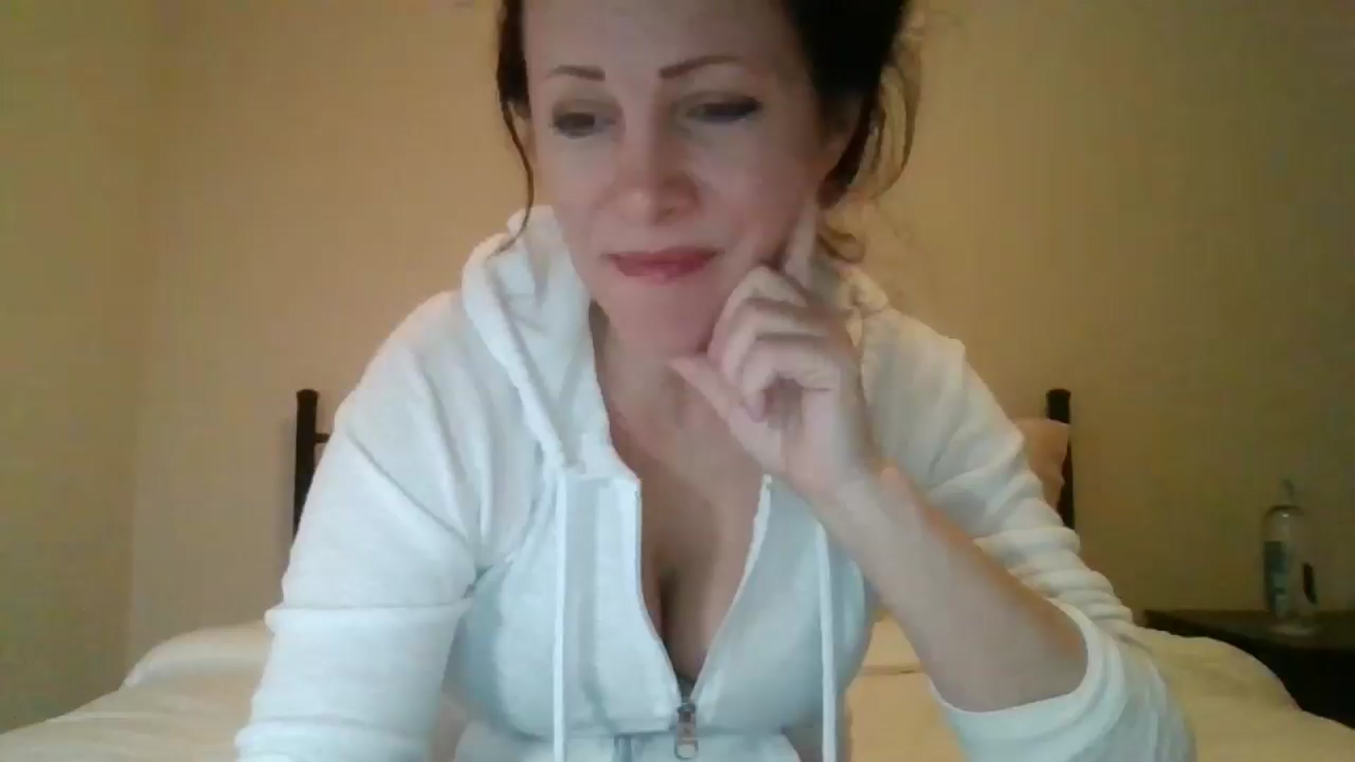 Gallery image thumbnail from LVDOLL's myfreecams stream on, 12/06/2024, 05:34 image 6 of 20
