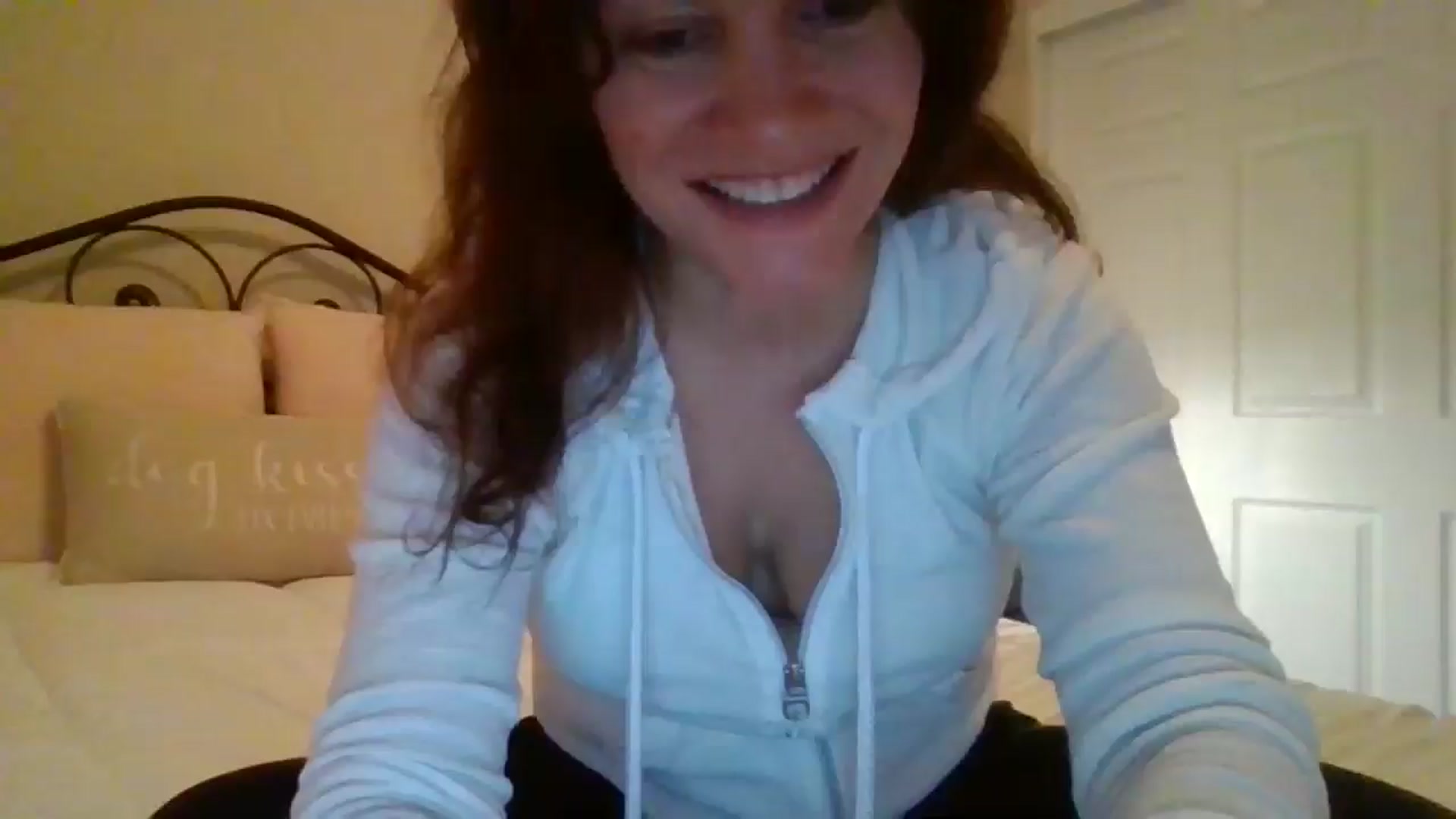 Gallery image thumbnail from LVDOLL's myfreecams stream on, 12/12/2024, 02:08 image 2 of 20