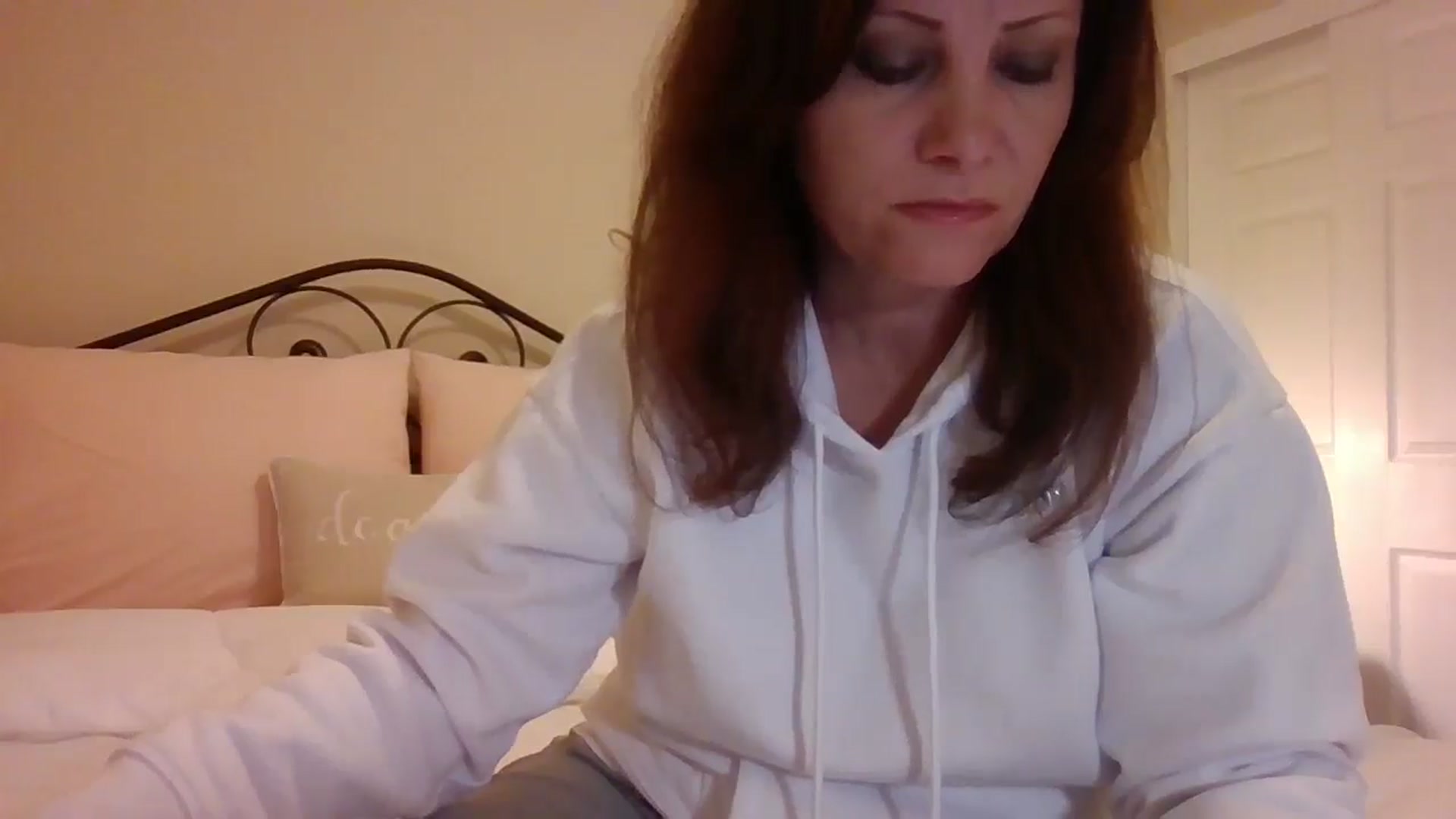 Gallery image thumbnail from LVDOLL's myfreecams stream on, 12/13/2024, 02:54 image 3 of 20