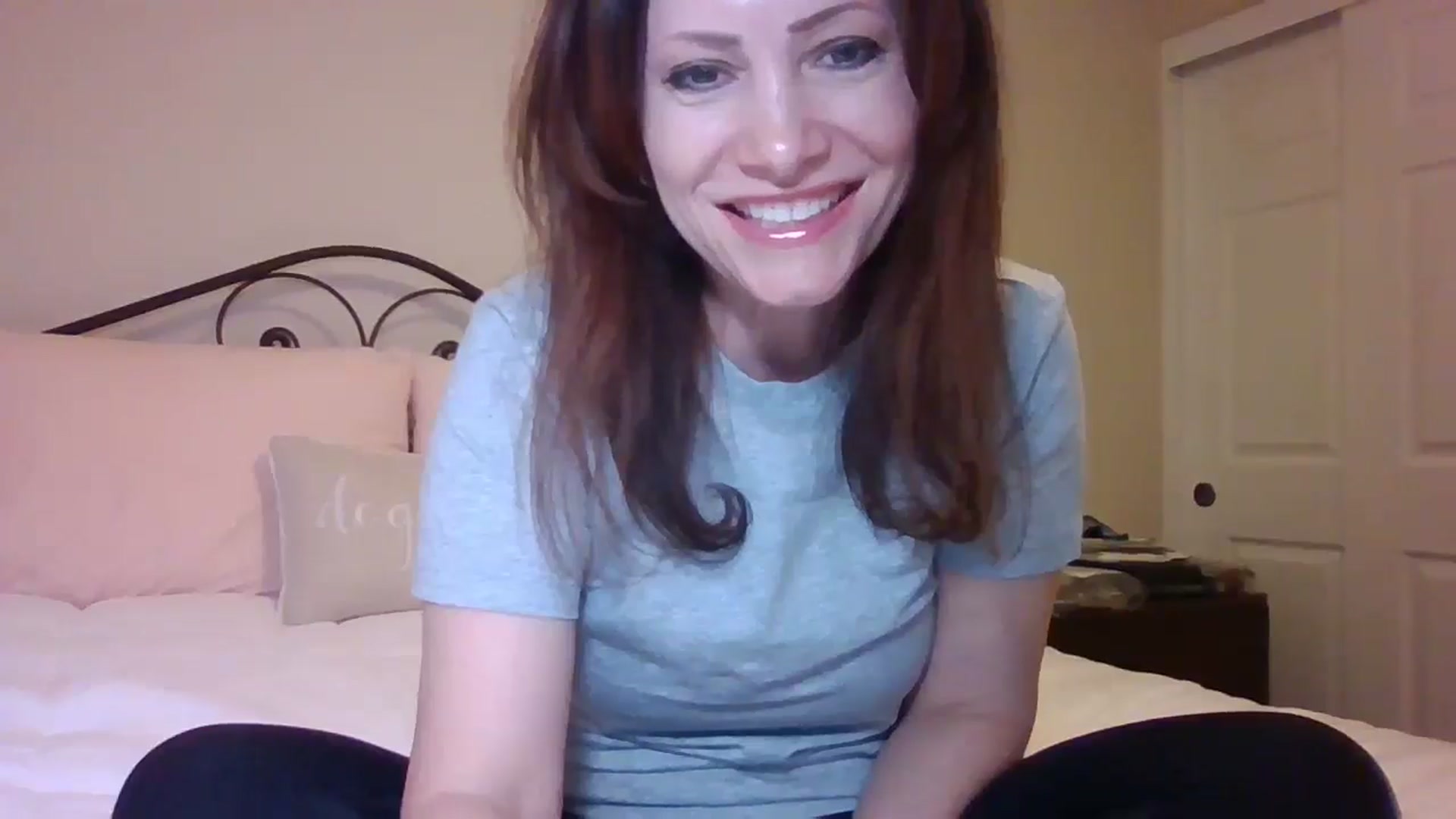 Gallery image thumbnail from LVDOLL's myfreecams stream on, 12/17/2024, 03:22 image 7 of 20