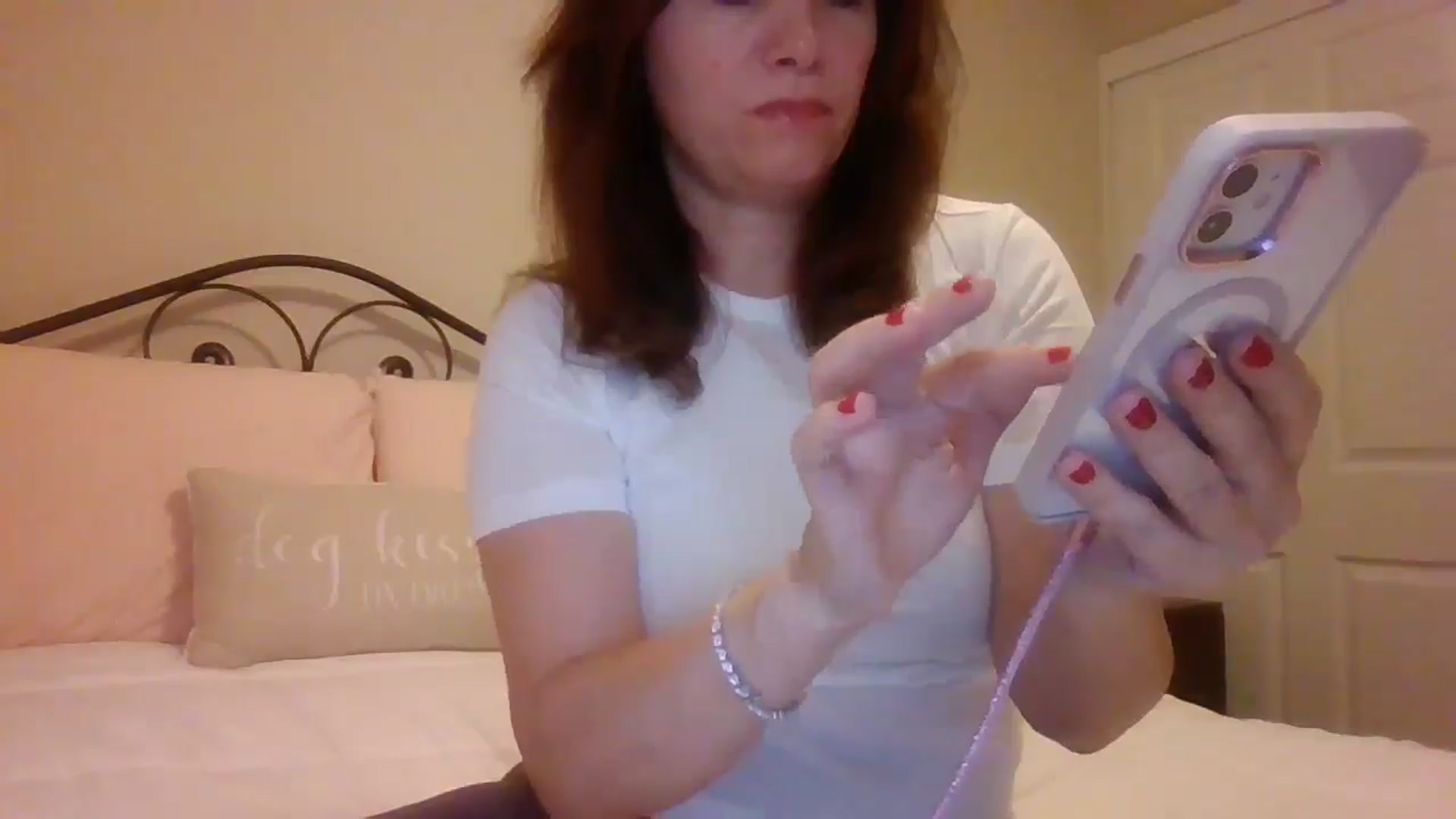 Gallery image thumbnail from LVDOLL's myfreecams stream on, 12/19/2024, 05:38 image 14 of 20