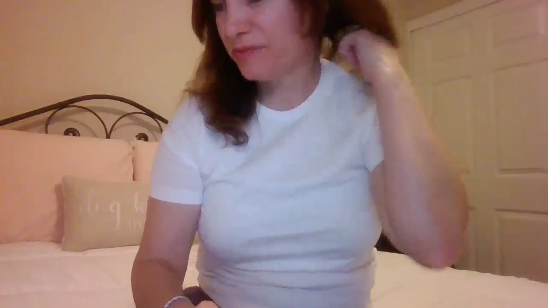 Gallery image thumbnail from LVDOLL's myfreecams stream on, 12/19/2024, 05:38 image 12 of 20