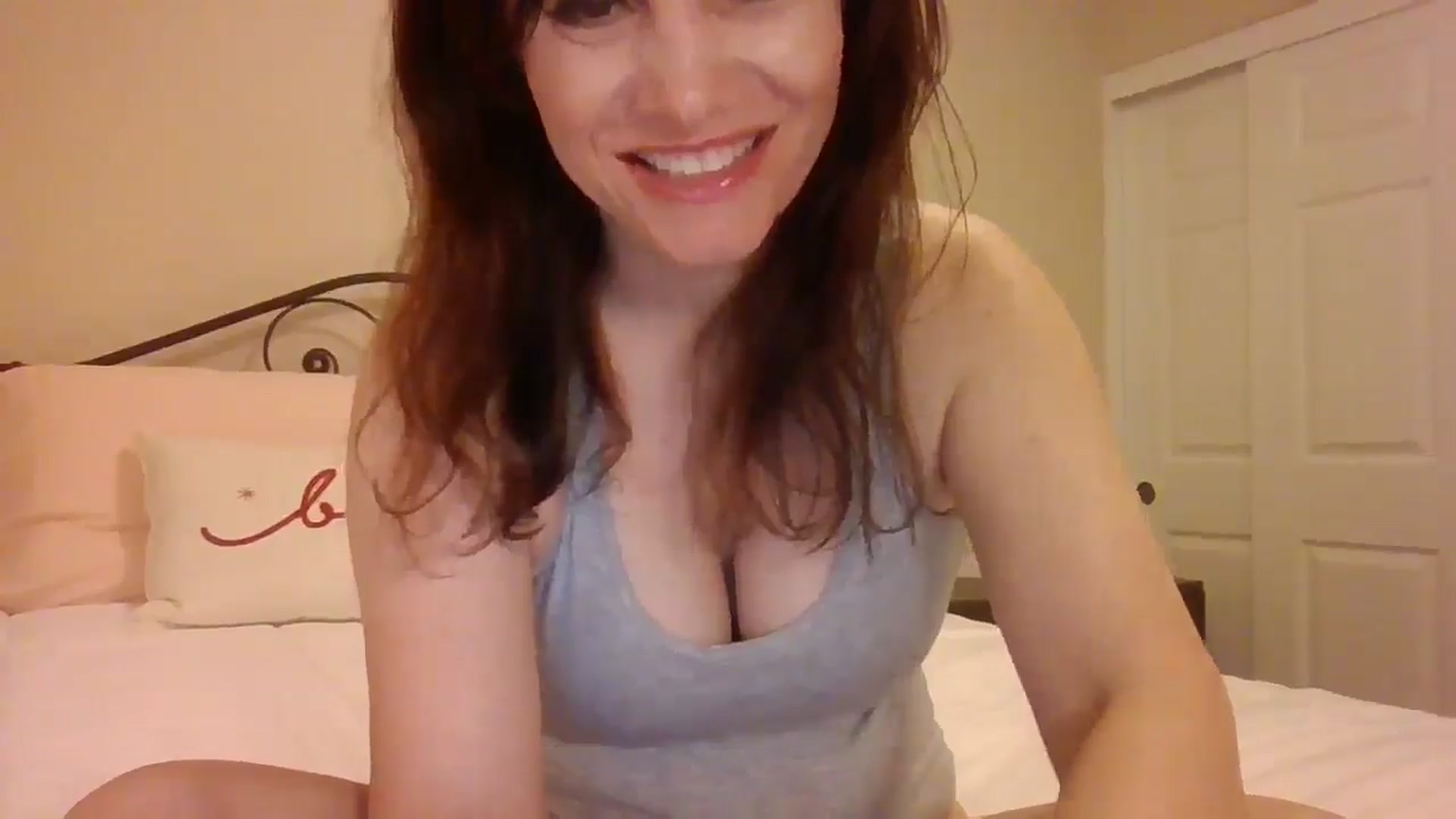Gallery image thumbnail from LVDOLL's myfreecams stream on, 12/27/2024, 04:01 image 10 of 20