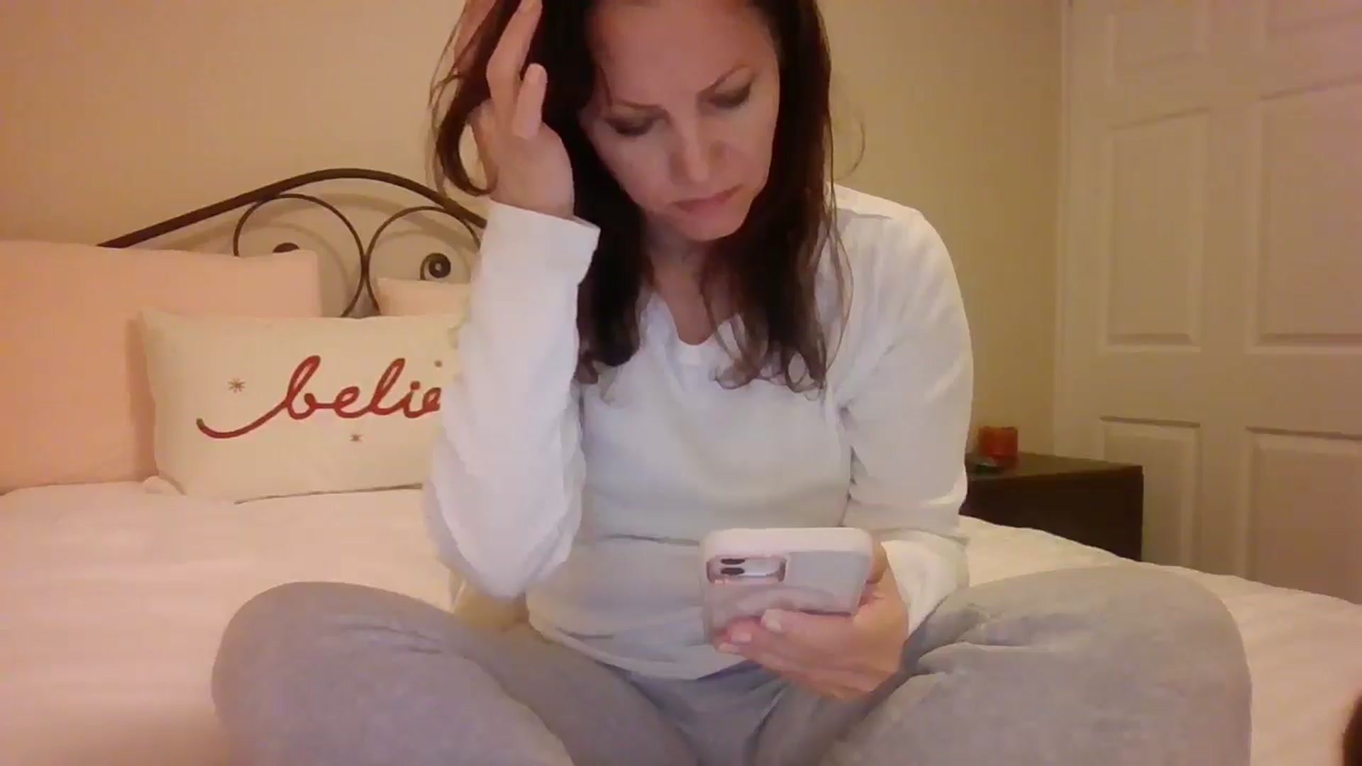 Gallery image thumbnail from LVDOLL's myfreecams stream on, 12/27/2024, 06:31 image 10 of 20