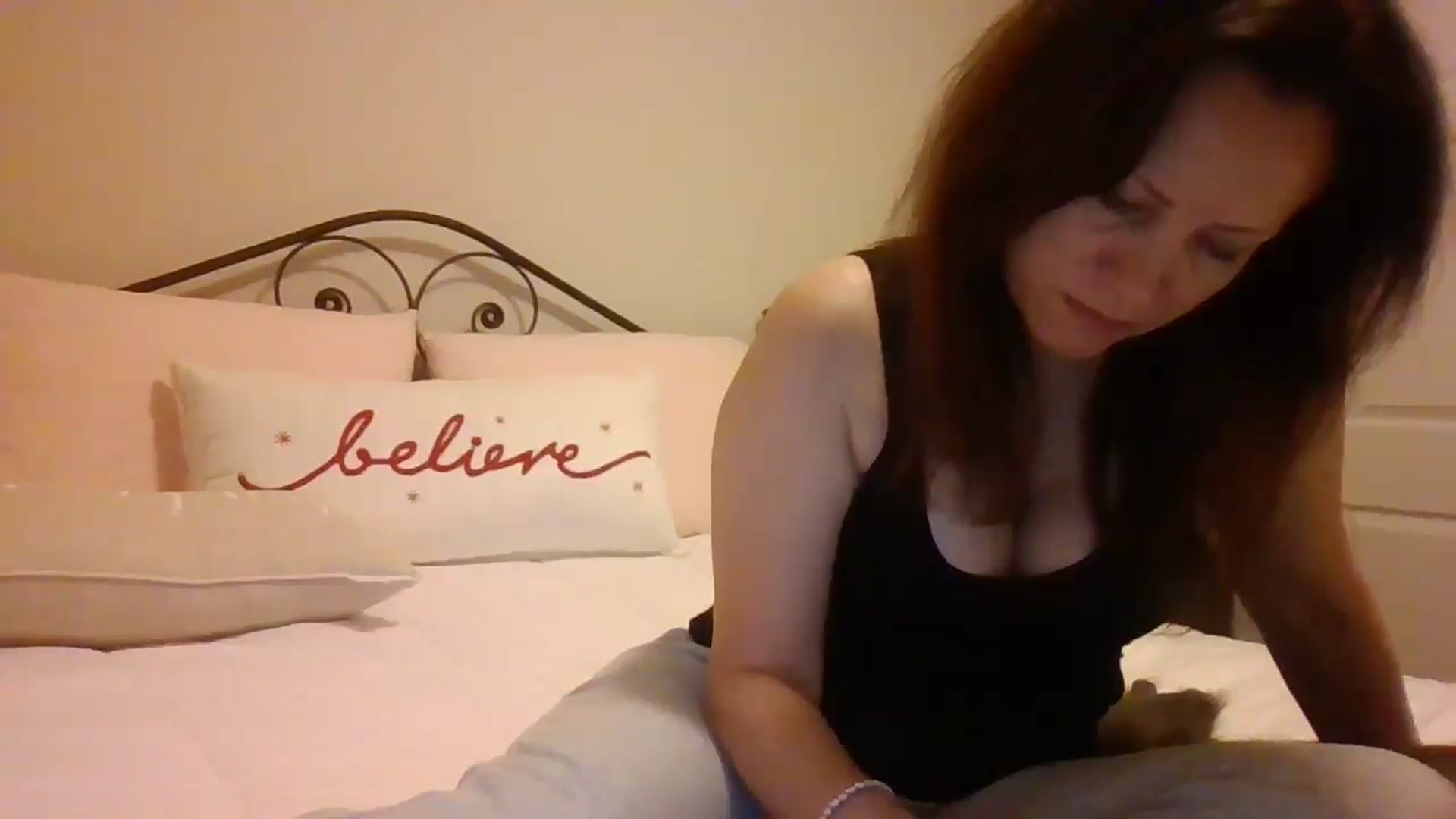Gallery image thumbnail from LVDOLL's myfreecams stream on, 12/28/2024, 08:16 image 17 of 20