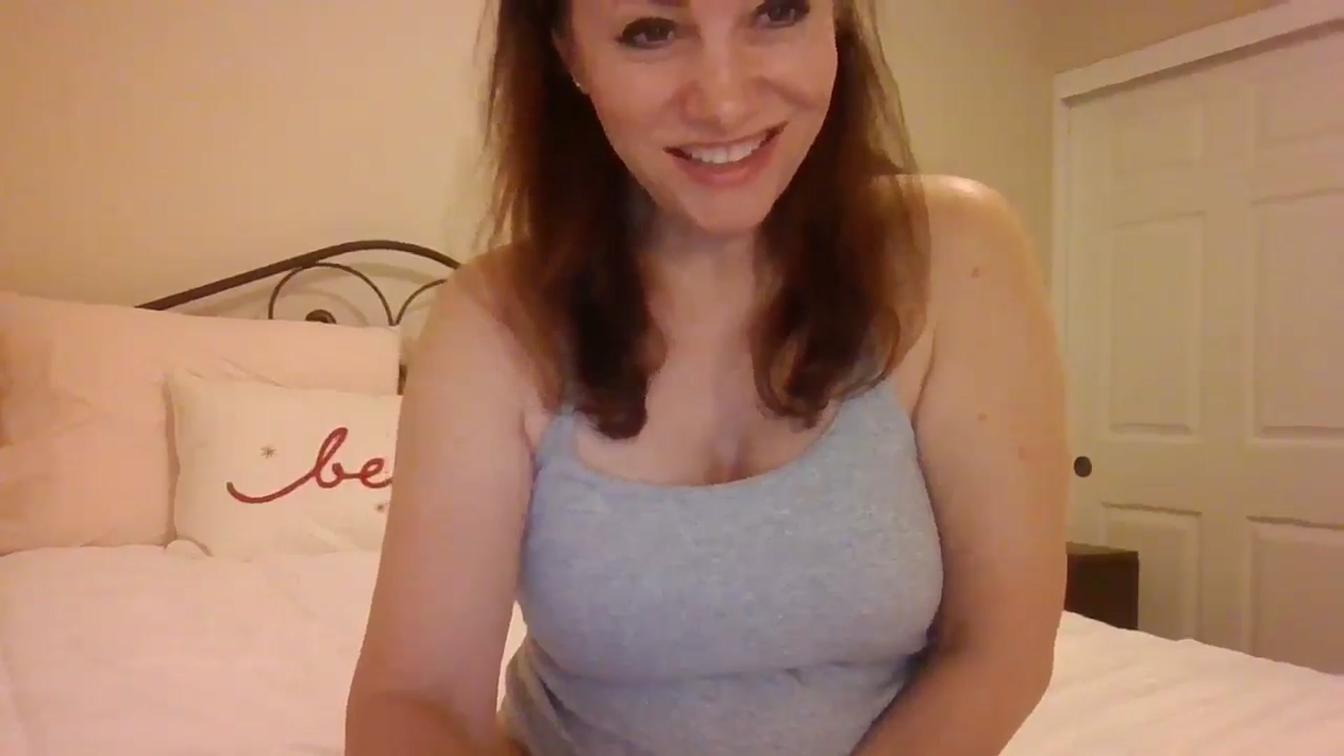 Gallery image thumbnail from LVDOLL's myfreecams stream on, 12/29/2024, 08:10 image 15 of 20