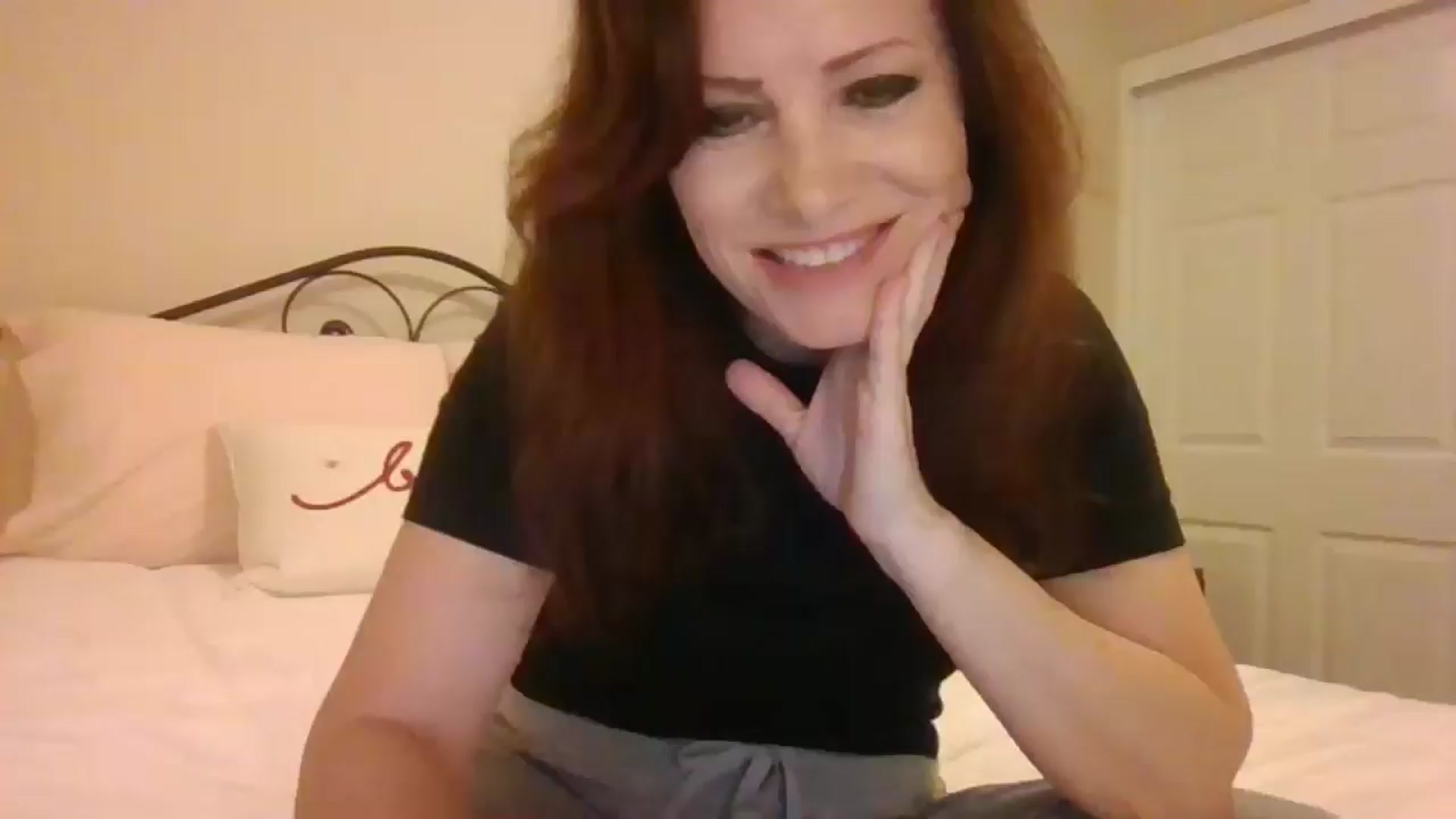 Gallery image thumbnail from LVDOLL's myfreecams stream on, 12/30/2024, 01:14 image 5 of 20