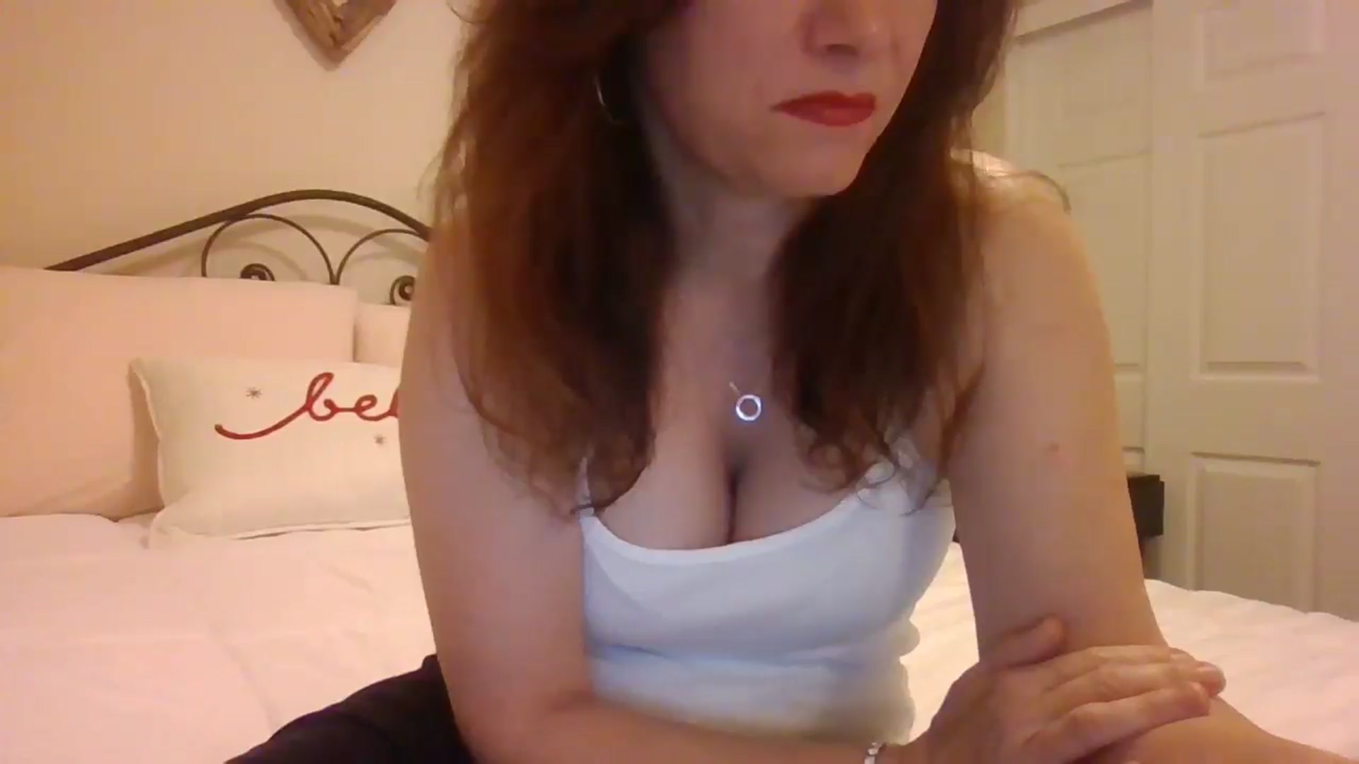 Gallery image thumbnail from LVDOLL's myfreecams stream on, 01/04/2025, 03:43 image 13 of 20