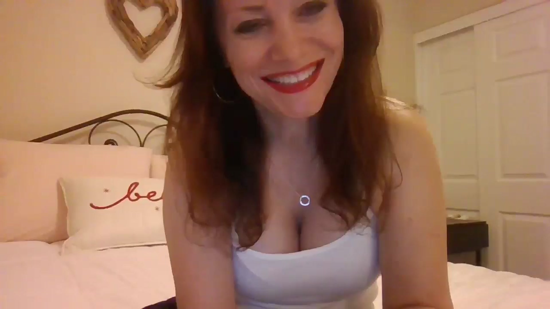 Gallery image thumbnail from LVDOLL's myfreecams stream on, 01/04/2025, 03:43 image 9 of 20