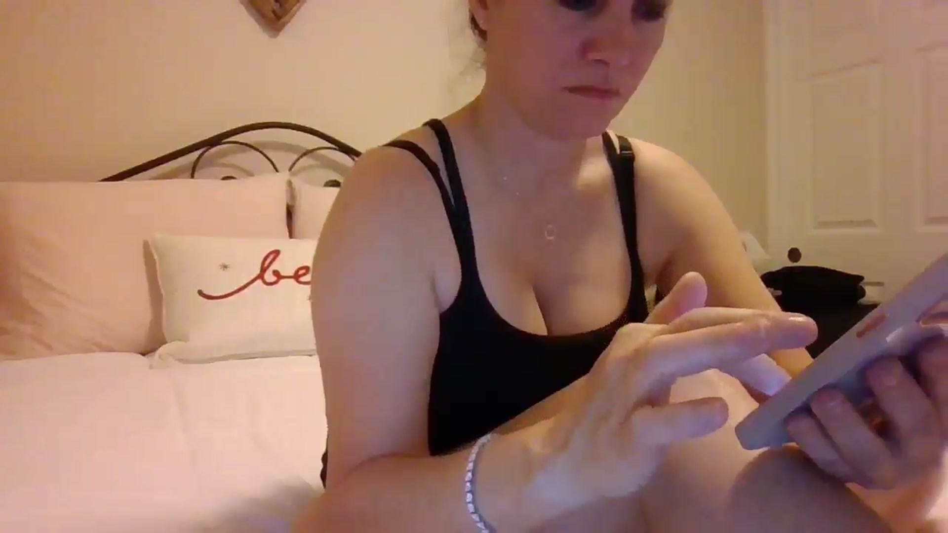 Gallery image thumbnail from LVDOLL's myfreecams stream on, 01/07/2025, 07:28 image 12 of 20