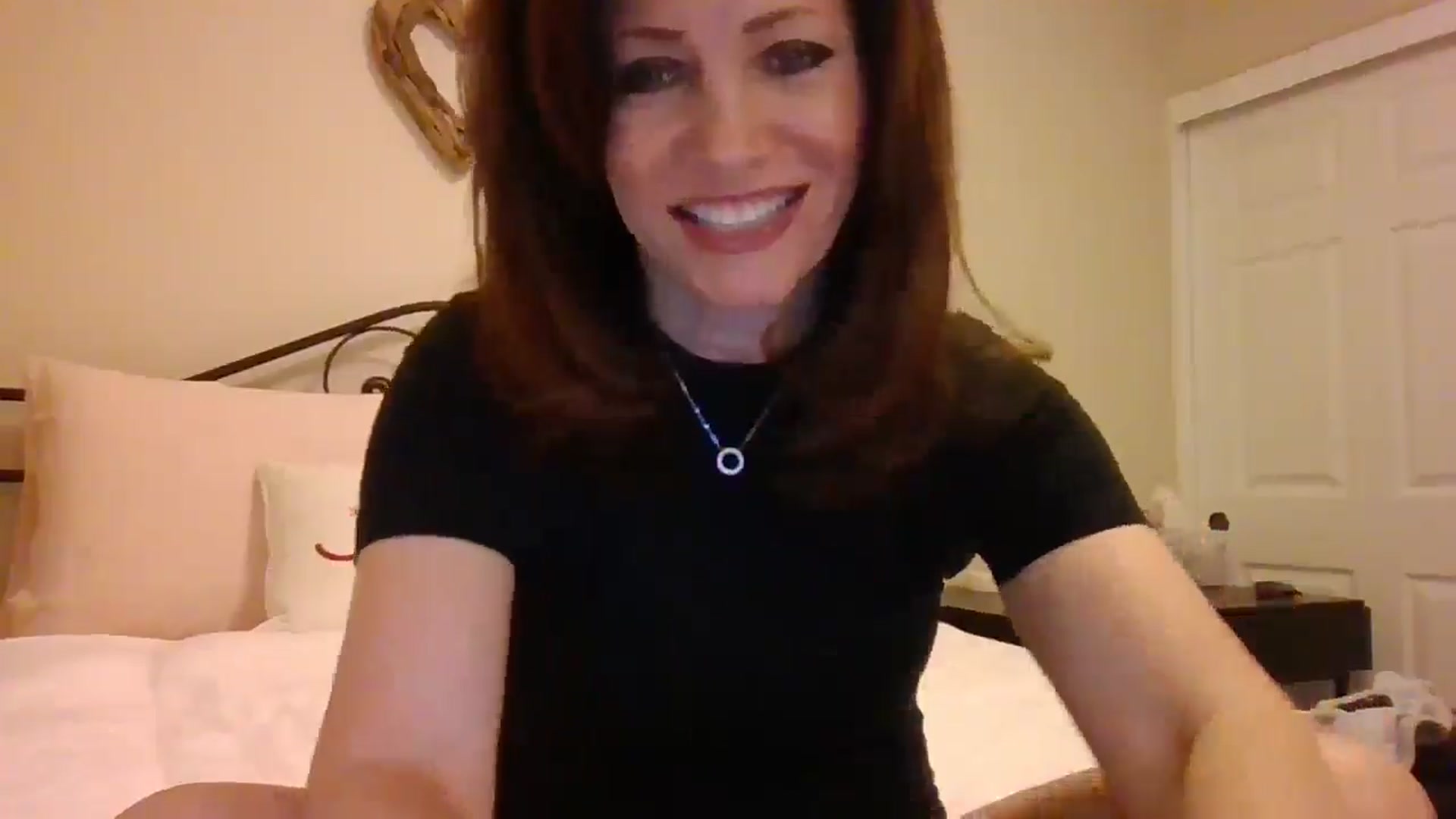 Gallery image thumbnail from LVDOLL's myfreecams stream on, 01/08/2025, 03:25 image 14 of 20