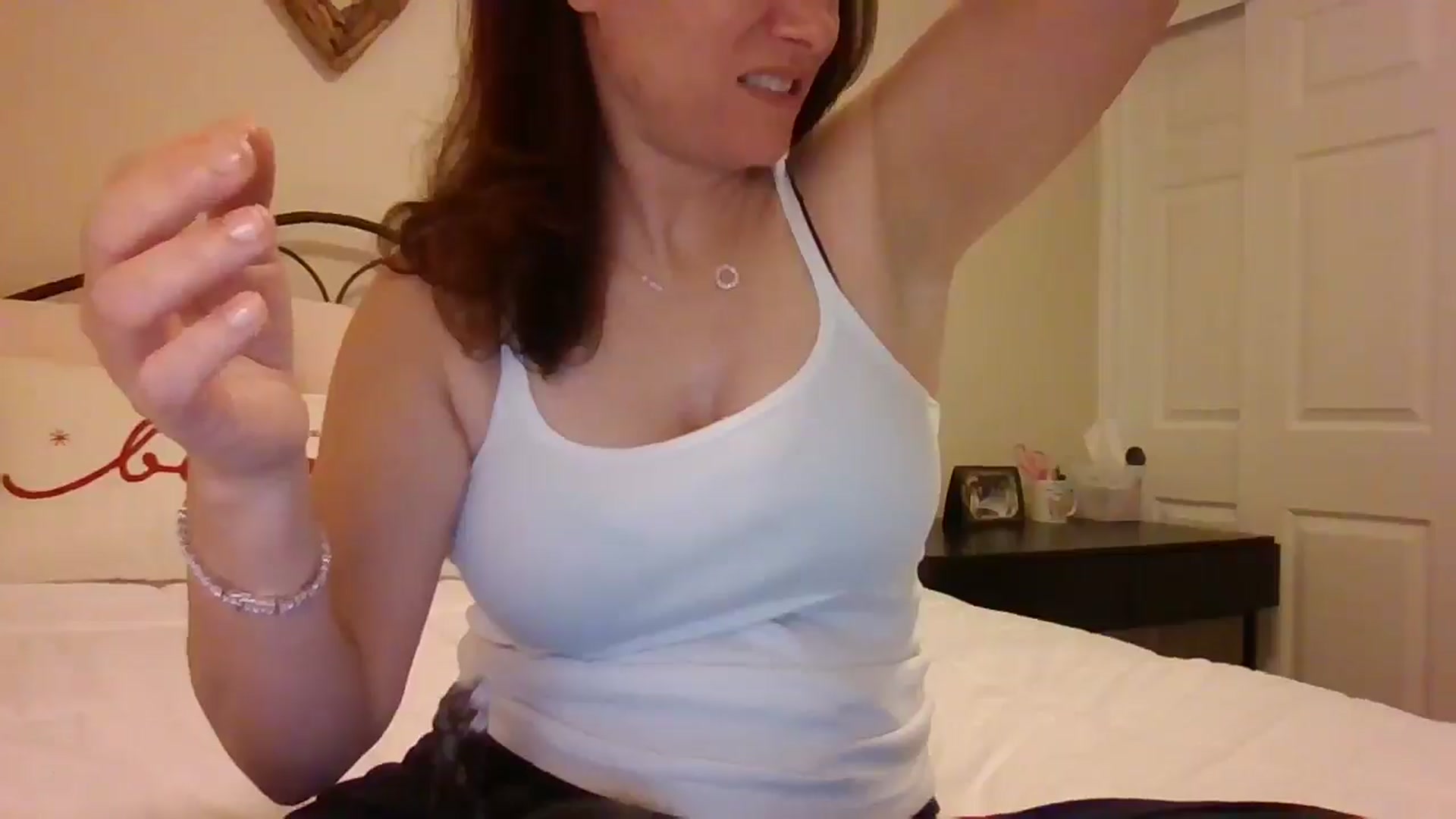 Gallery image thumbnail from LVDOLL's myfreecams stream on, 01/09/2025, 08:13 image 12 of 20