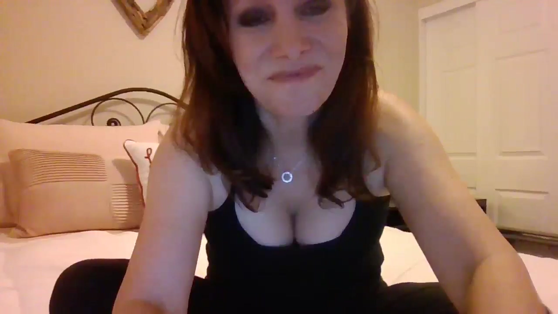 Gallery image thumbnail from LVDOLL's myfreecams stream on, 01/21/2025, 03:44 image 15 of 20