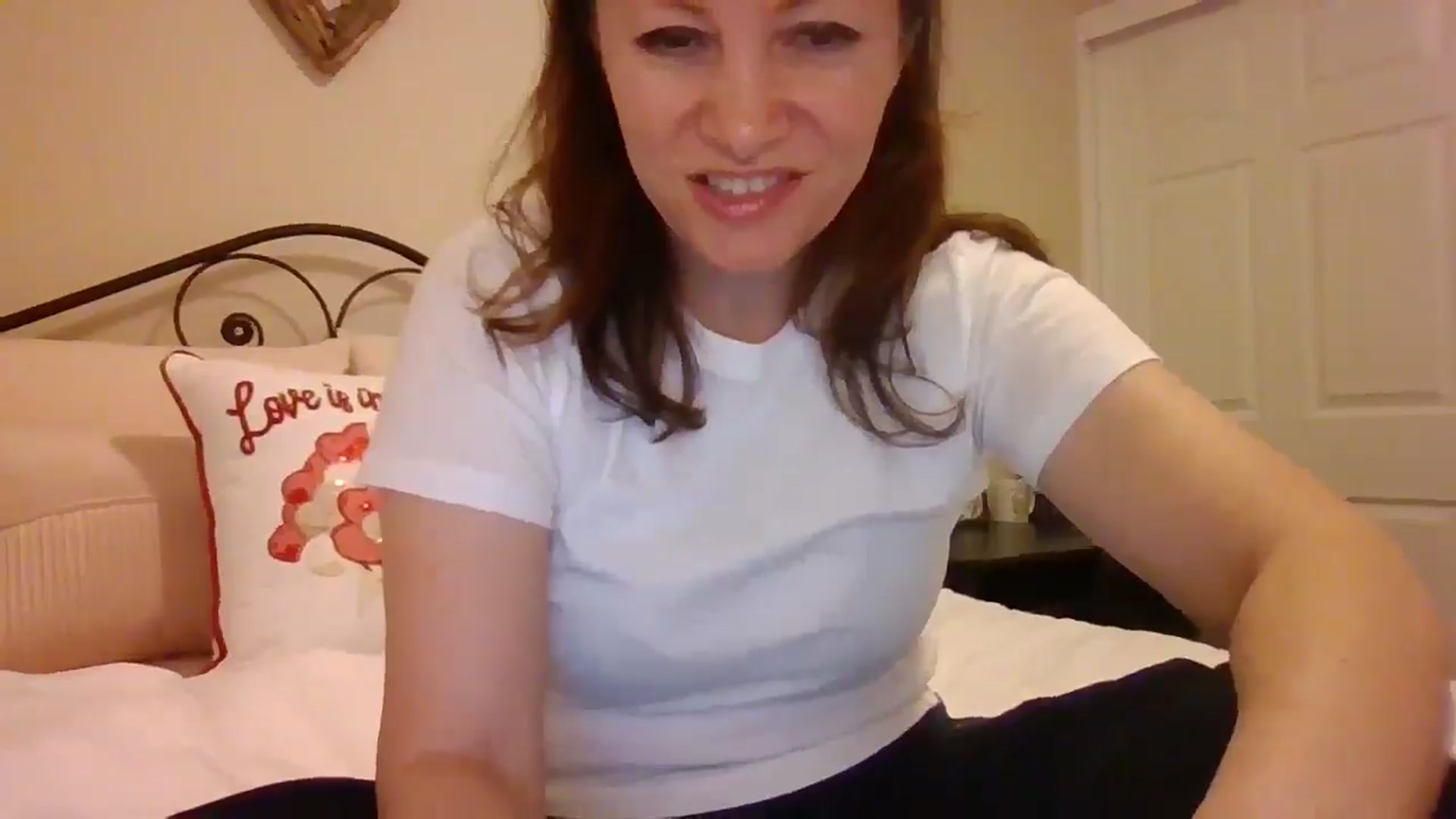 Gallery image thumbnail from LVDOLL's myfreecams stream on, 01/22/2025, 05:11 image 17 of 20