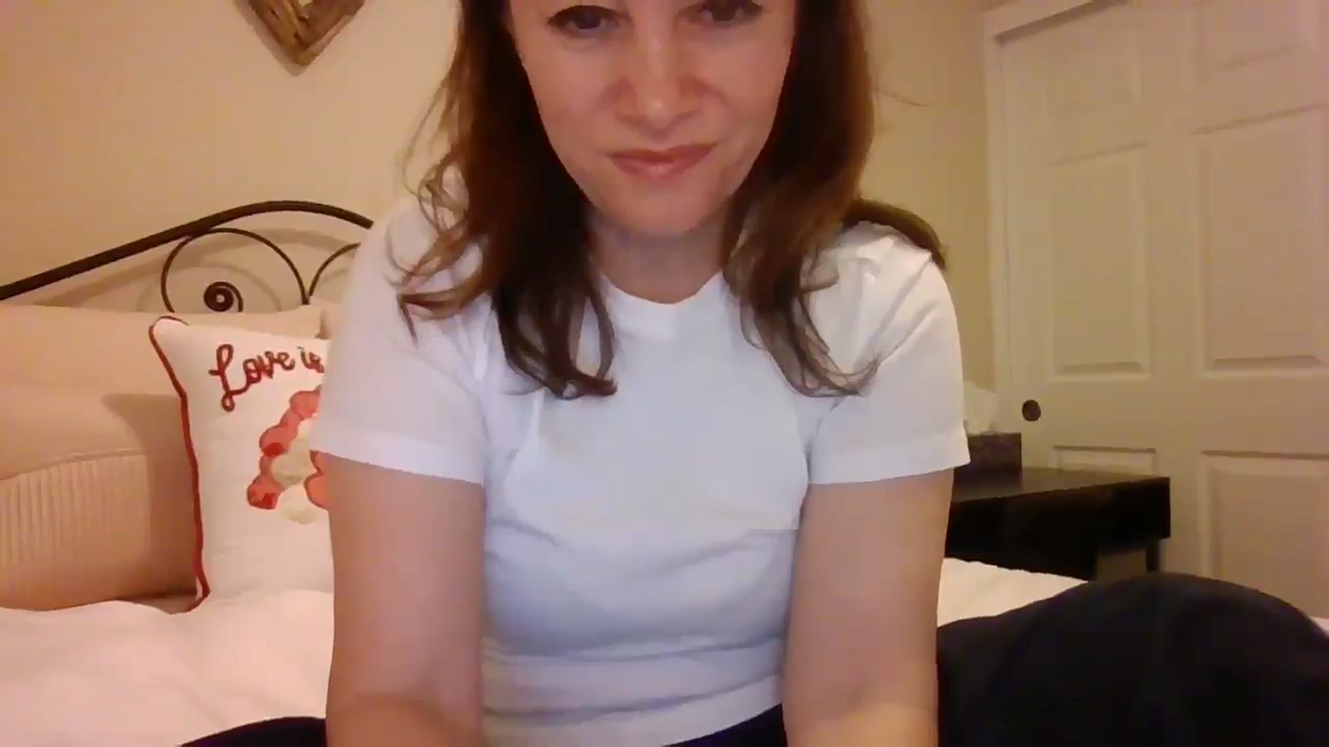 Gallery image thumbnail from LVDOLL's myfreecams stream on, 01/22/2025, 05:11 image 16 of 20