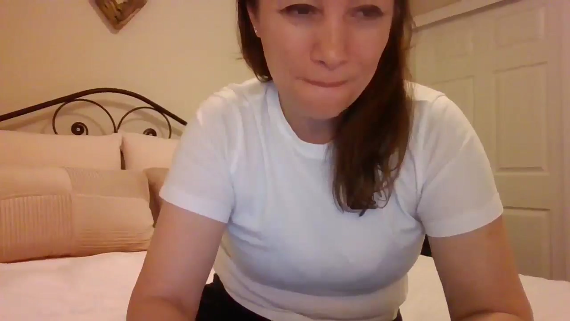 Gallery image thumbnail from LVDOLL's myfreecams stream on, 01/22/2025, 06:28 image 14 of 20