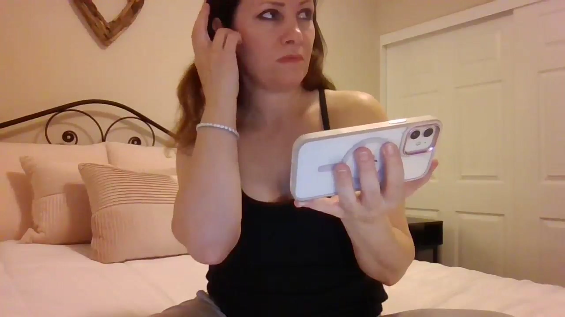 Gallery image thumbnail from LVDOLL's myfreecams stream on, 01/23/2025, 03:30 image 14 of 20