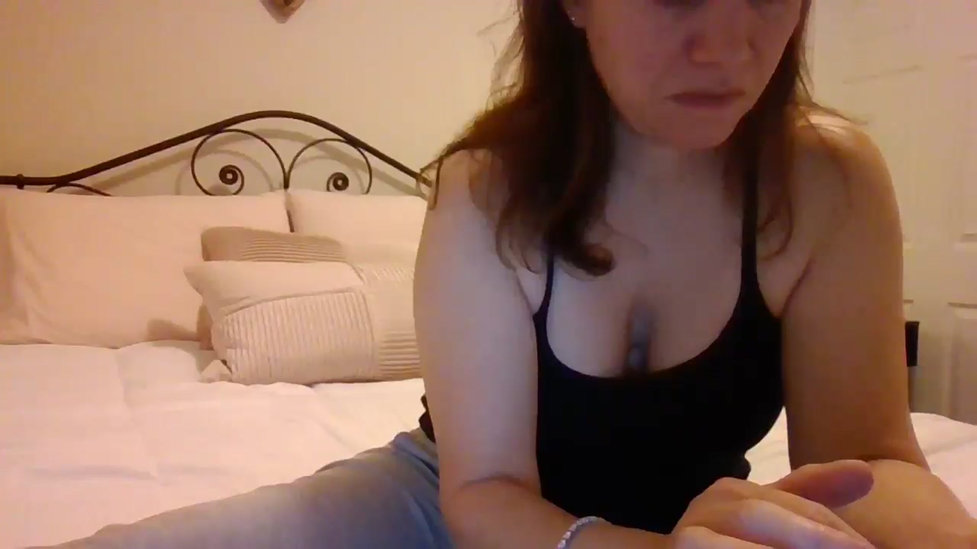 Gallery image thumbnail from LVDOLL's myfreecams stream on, 01/23/2025, 08:05 image 17 of 20