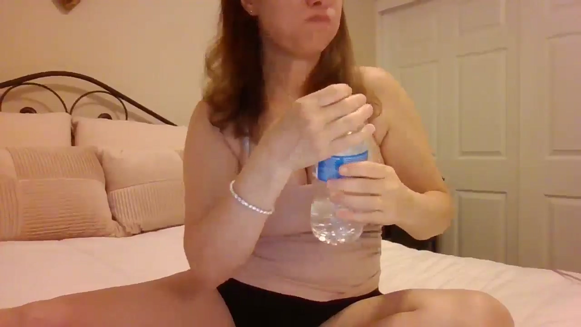 Gallery image thumbnail from LVDOLL's myfreecams stream on, 01/27/2025, 04:31 image 6 of 20