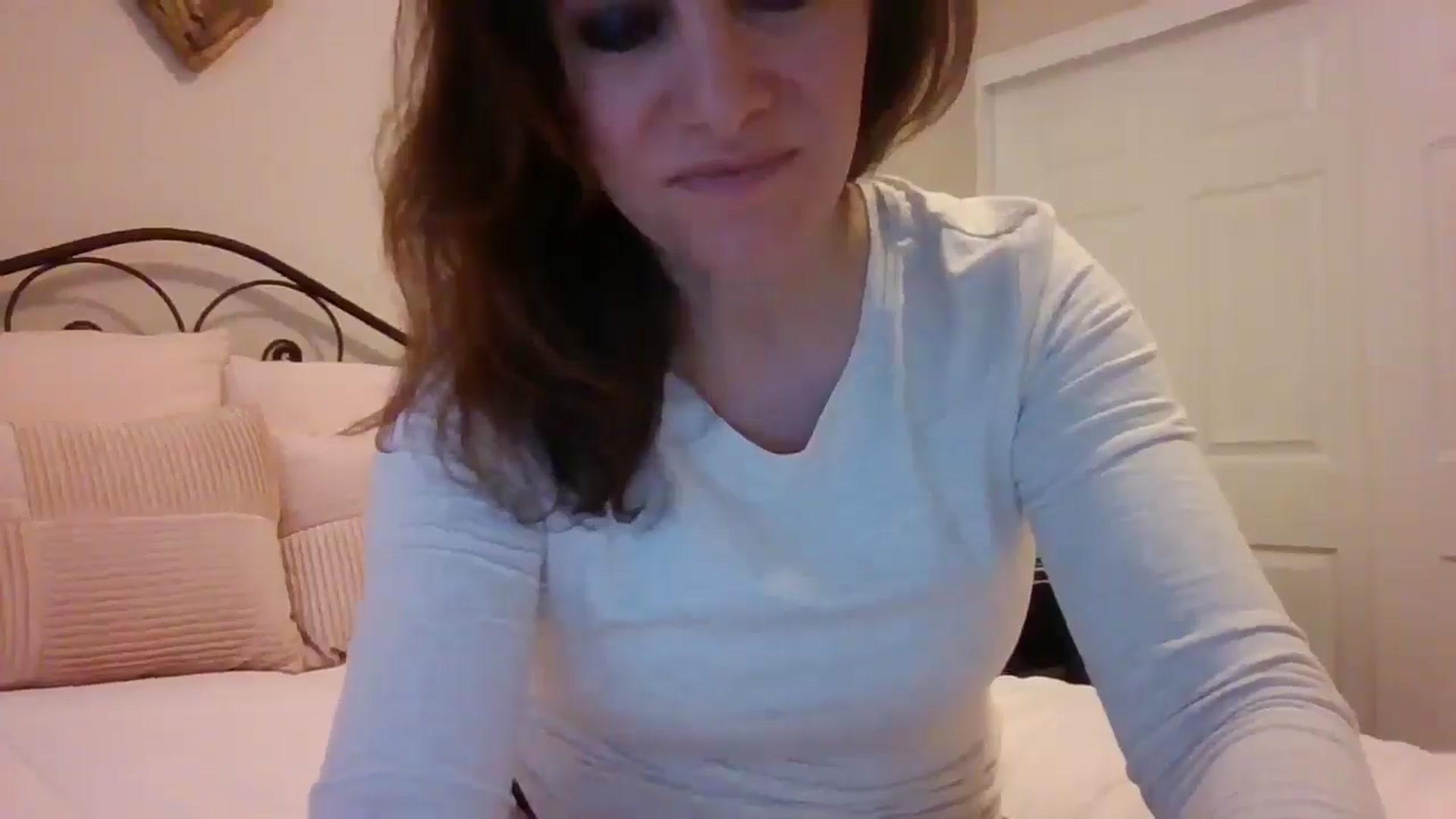 Gallery image thumbnail from LVDOLL's myfreecams stream on, 01/28/2025, 01:27 image 13 of 20