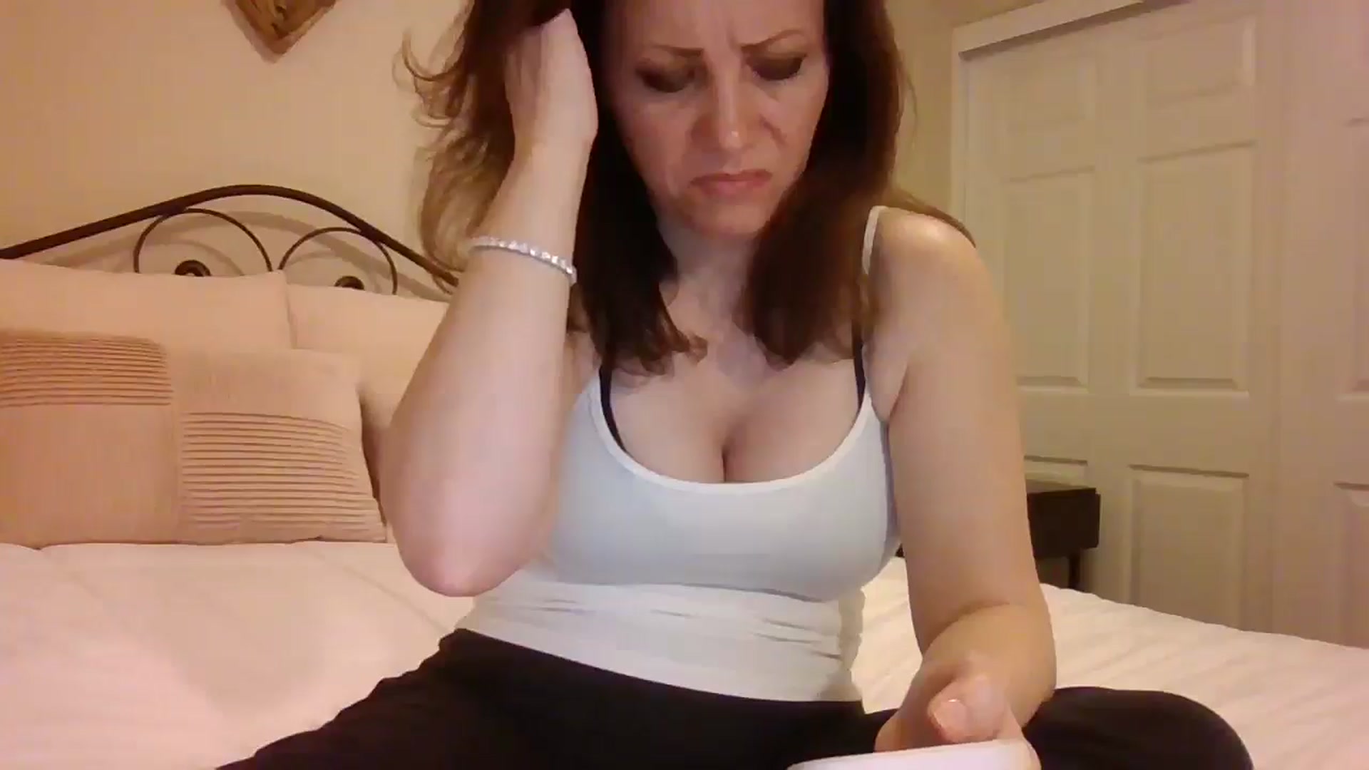 Gallery image thumbnail from LVDOLL's myfreecams stream on, 02/18/2025, 03:20 image 16 of 20