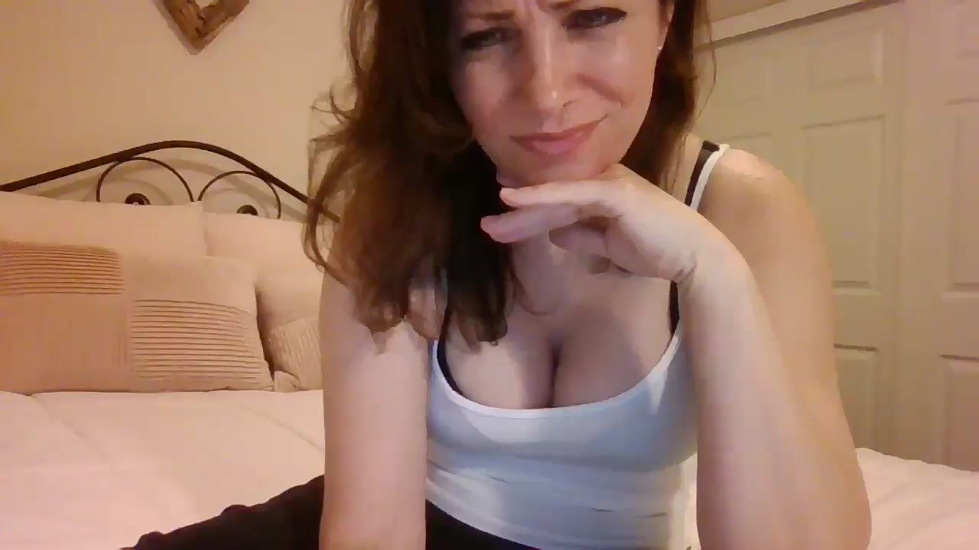 Gallery image thumbnail from LVDOLL's myfreecams stream on, 02/18/2025, 03:20 image 19 of 20
